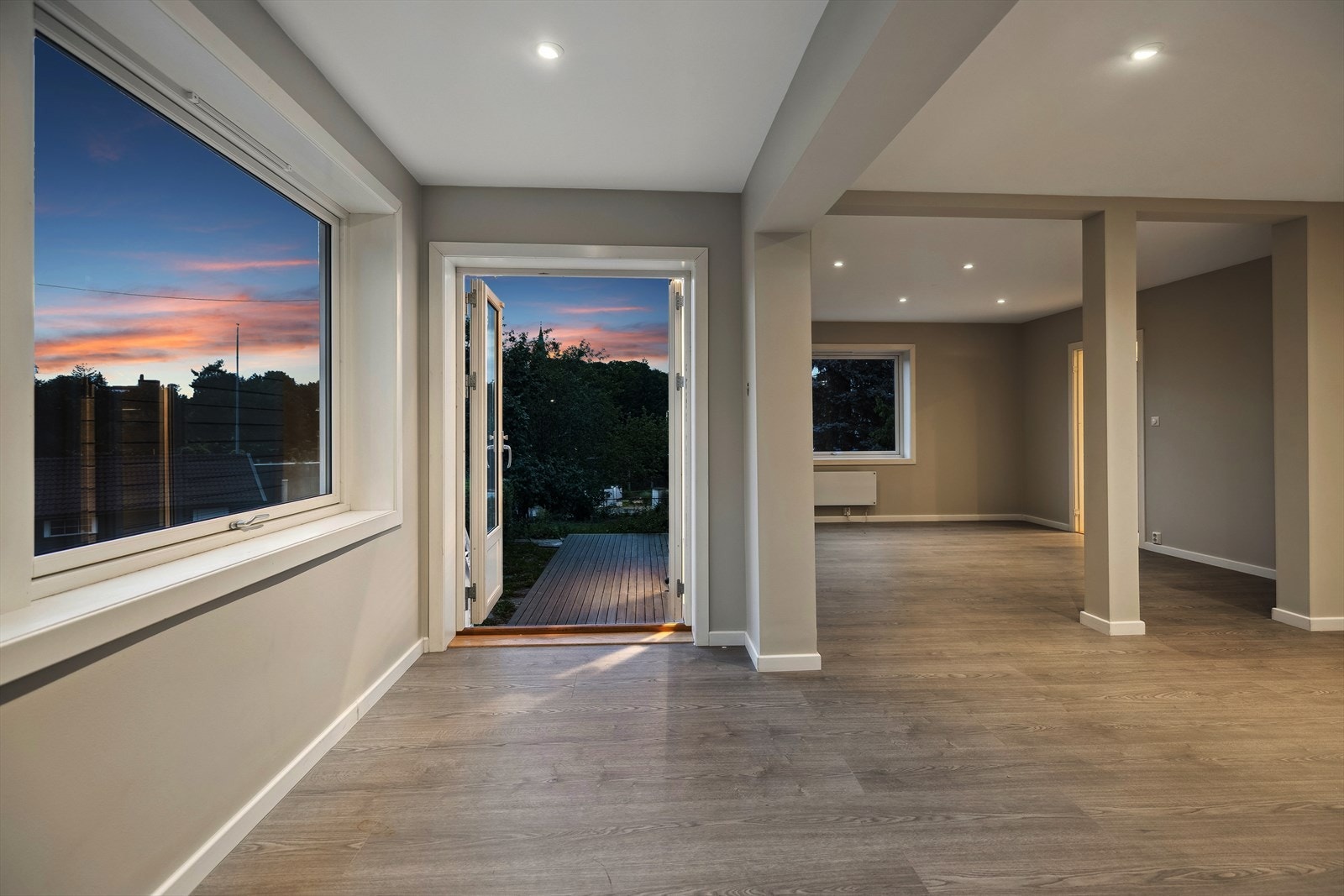 Kveldsstemning i stuen. Galleribilde