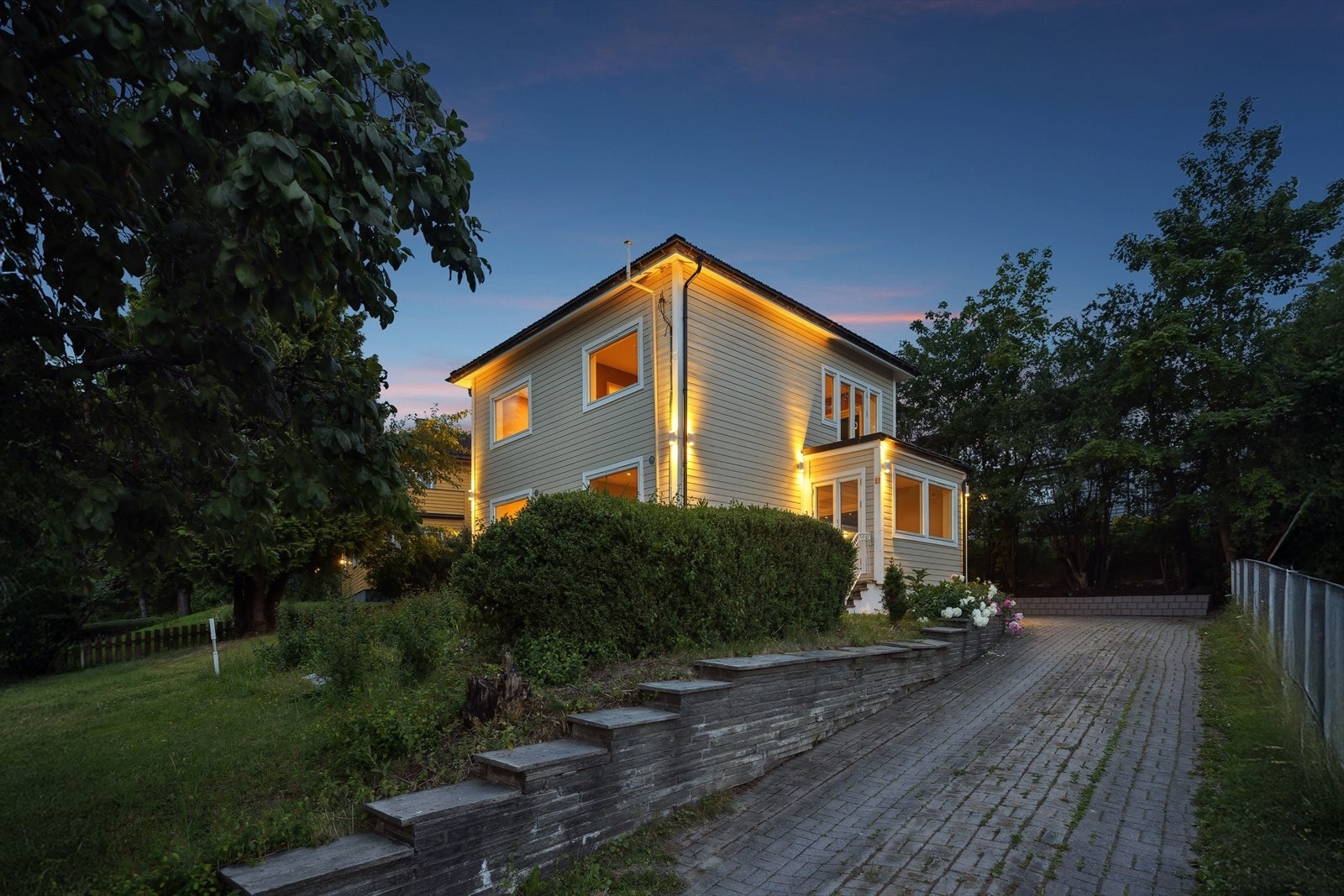 Pent opparbeidet inngangsparti. Galleribilde