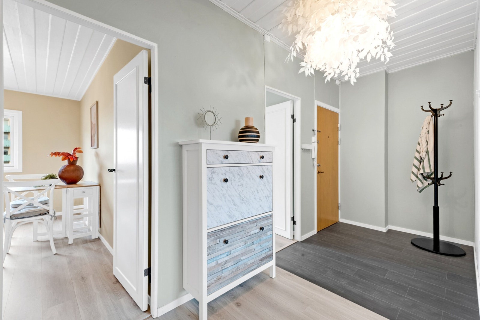 Det er installert callinganlegg slik at du enkelt kan slippe dine gjester inn. Galleribilde