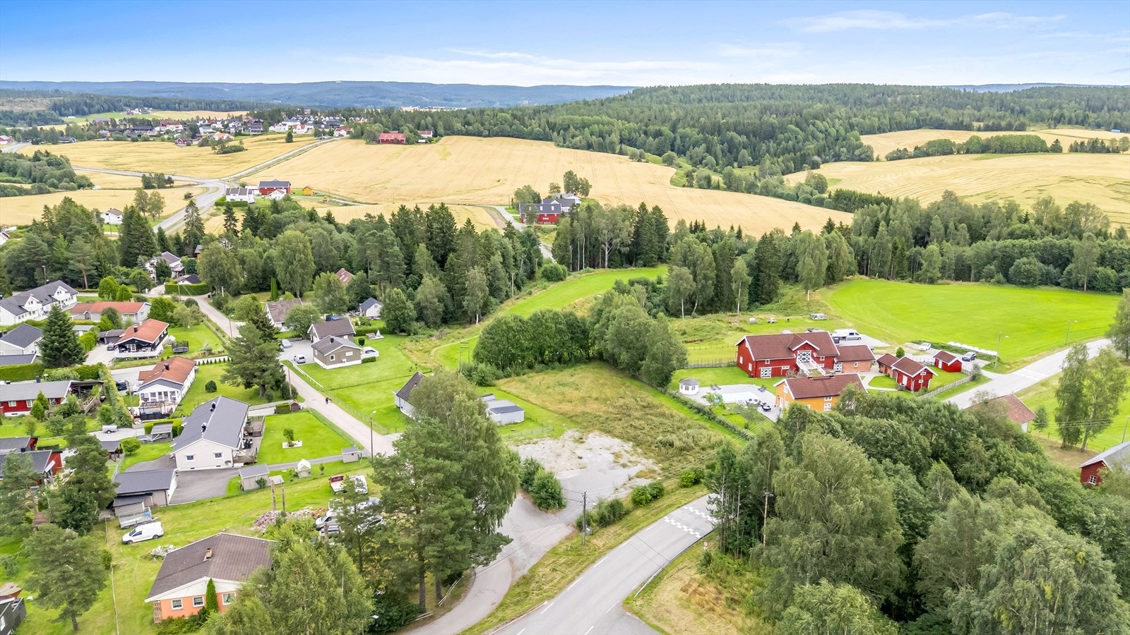 Moe har bl.a. barnehager, dagligvarebutikk og bilverksted Galleribilde