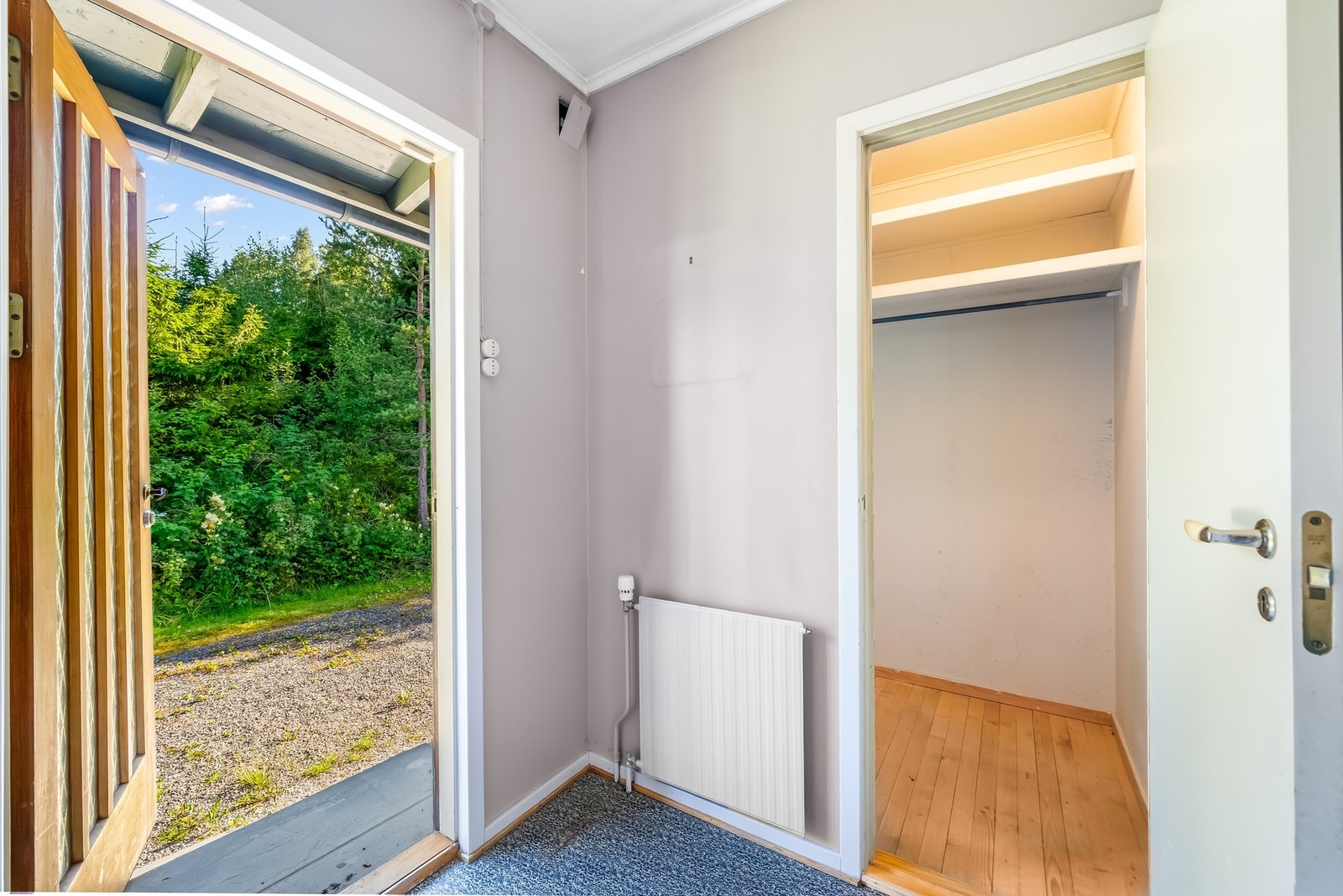 Entré - praktisk bod med adgang fra entreen. Galleribilde