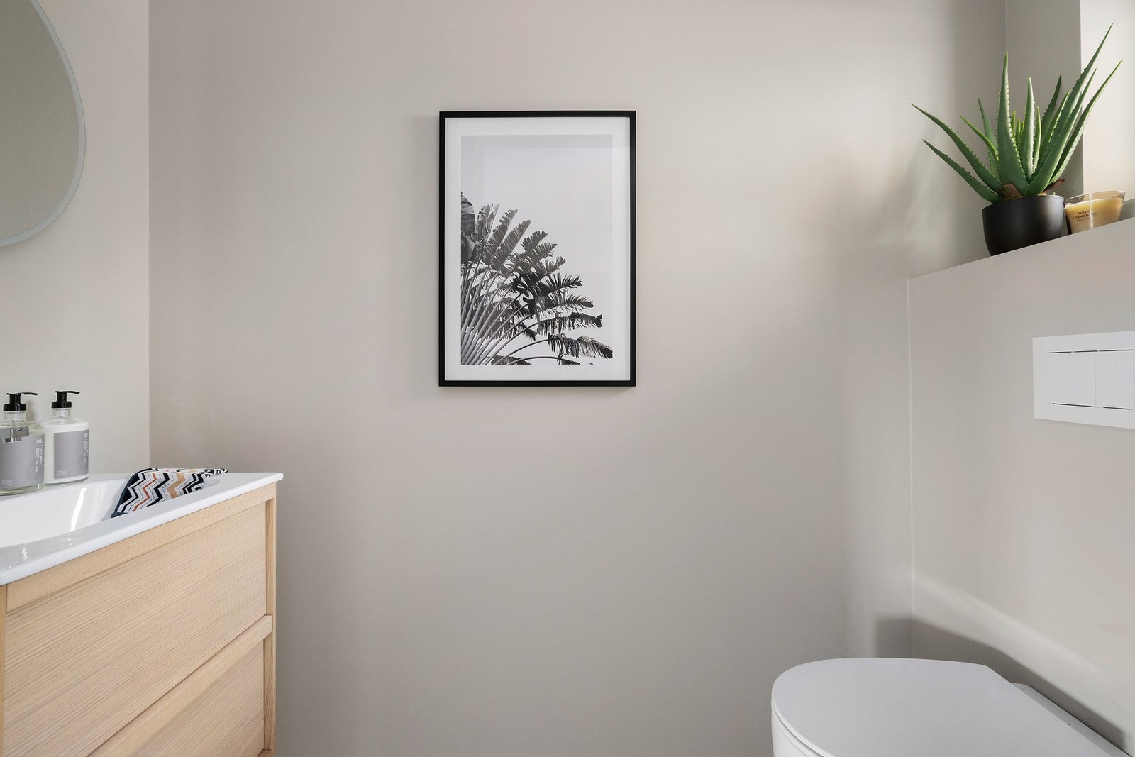 Separat toalett i 1. etasje. Galleribilde