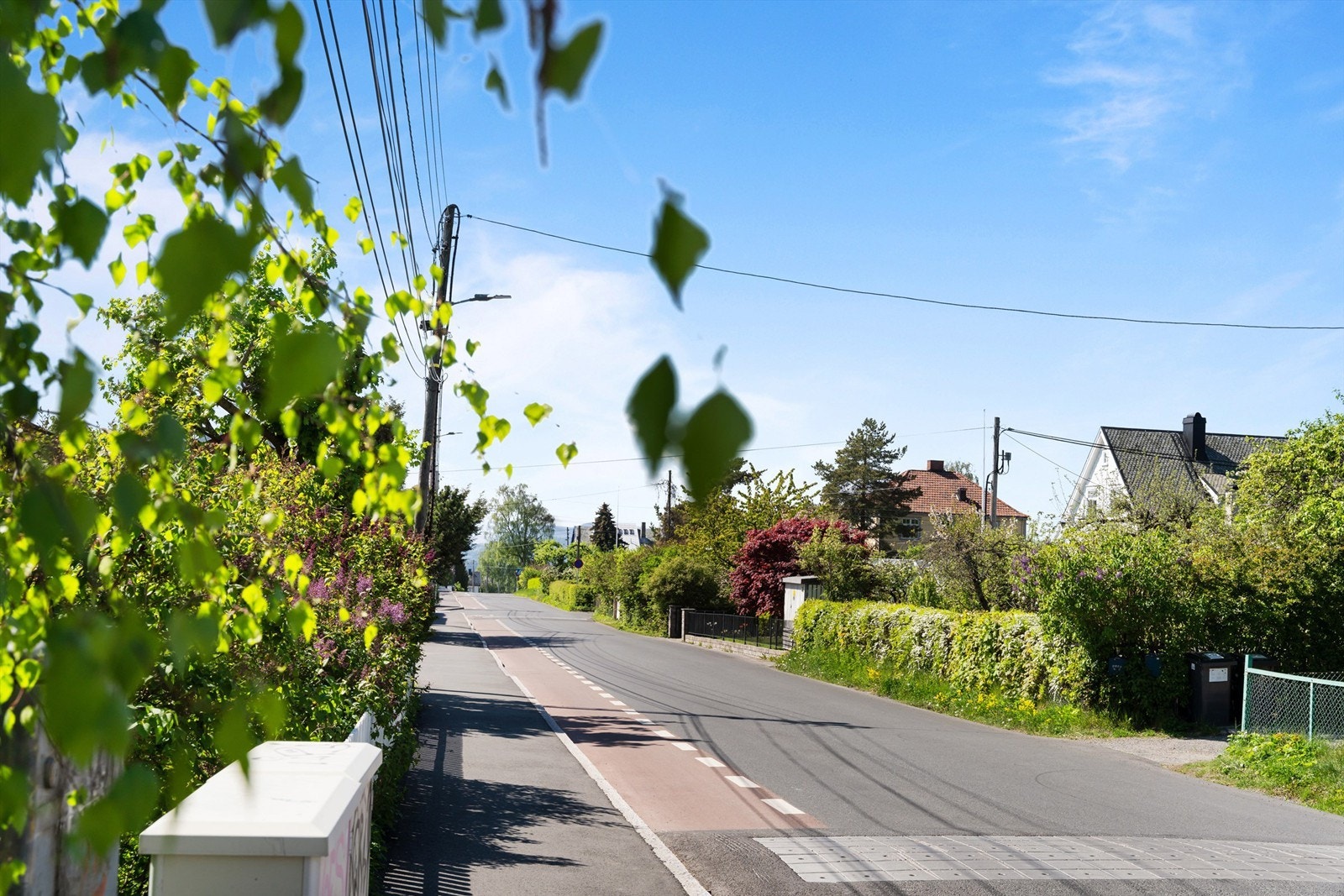 Liaveien 1 ligger sentralt, men godt tilbaketrukket på Lofthus/Grefsen som er et etablert og rolig boligområde. Galleribilde