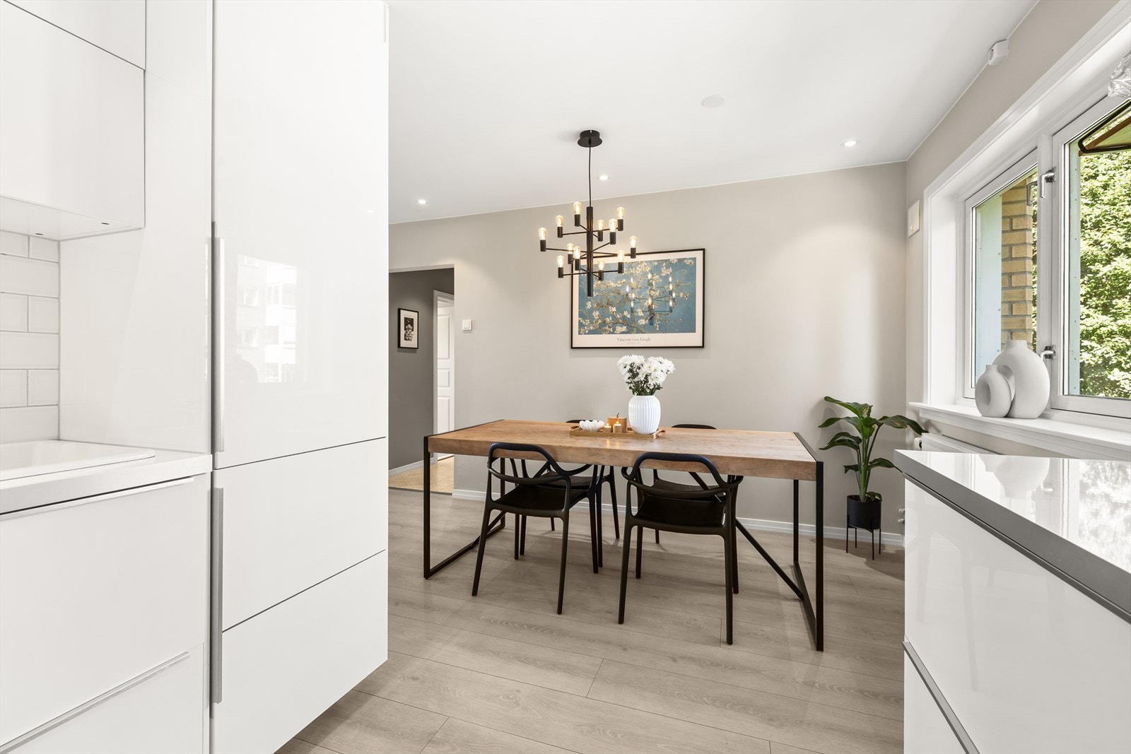 Lekre farge- og materialvalg er gjennomgående Galleribilde