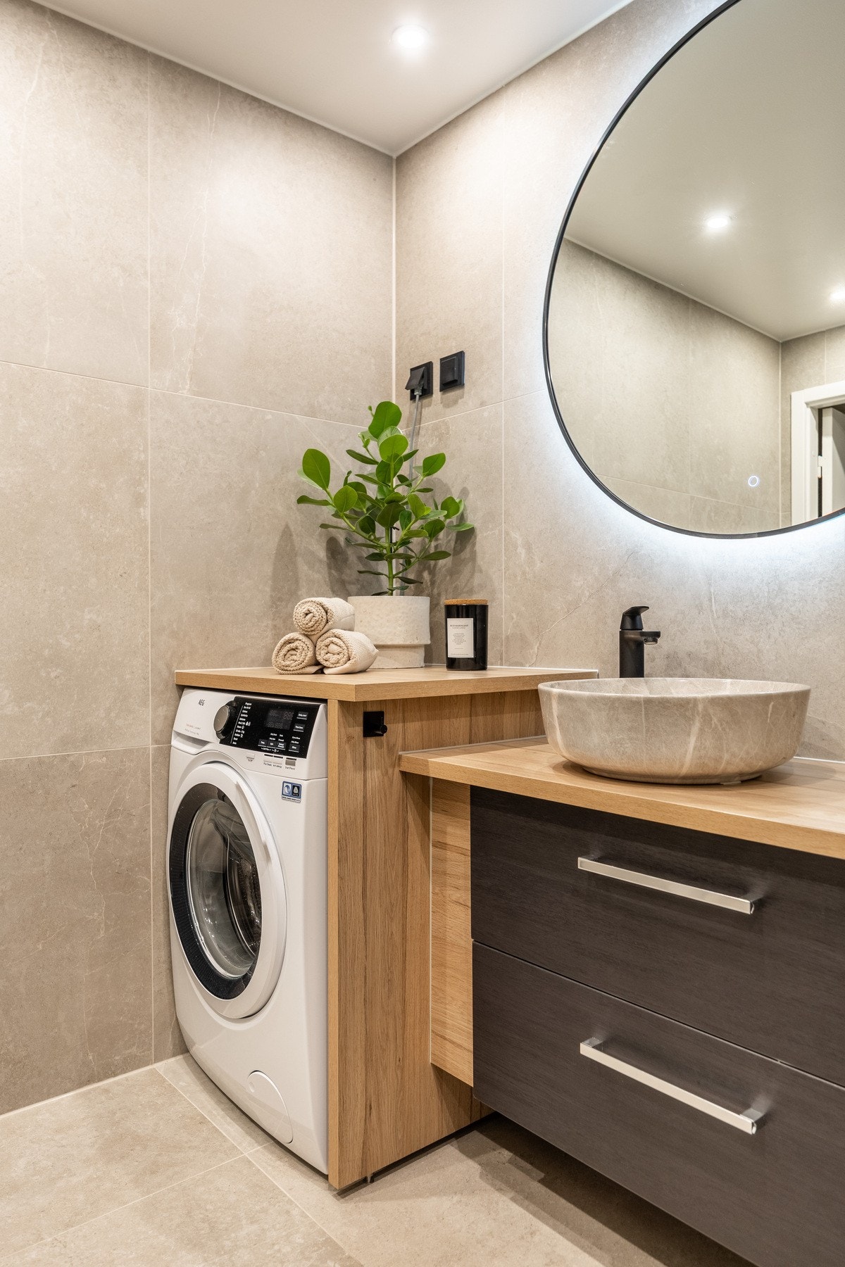 Det er opplegg og plass for vaskemaskin. Galleribilde