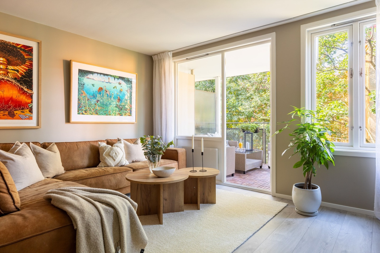 Leiligheten er lys og delikat med oppgradert standard fra nyere år. Galleribilde