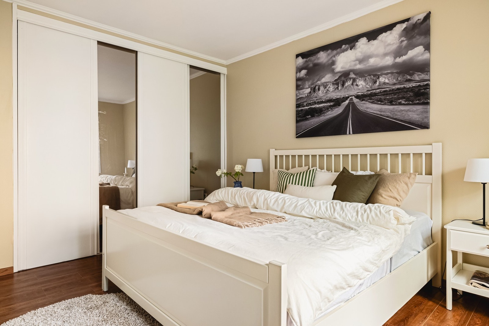 Praktisk garderobeskap Galleribilde