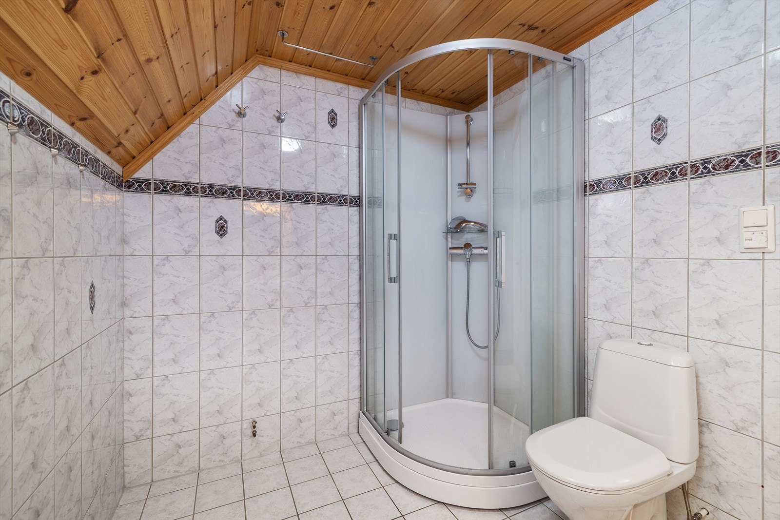 Gulvvarme på badet. Galleribilde