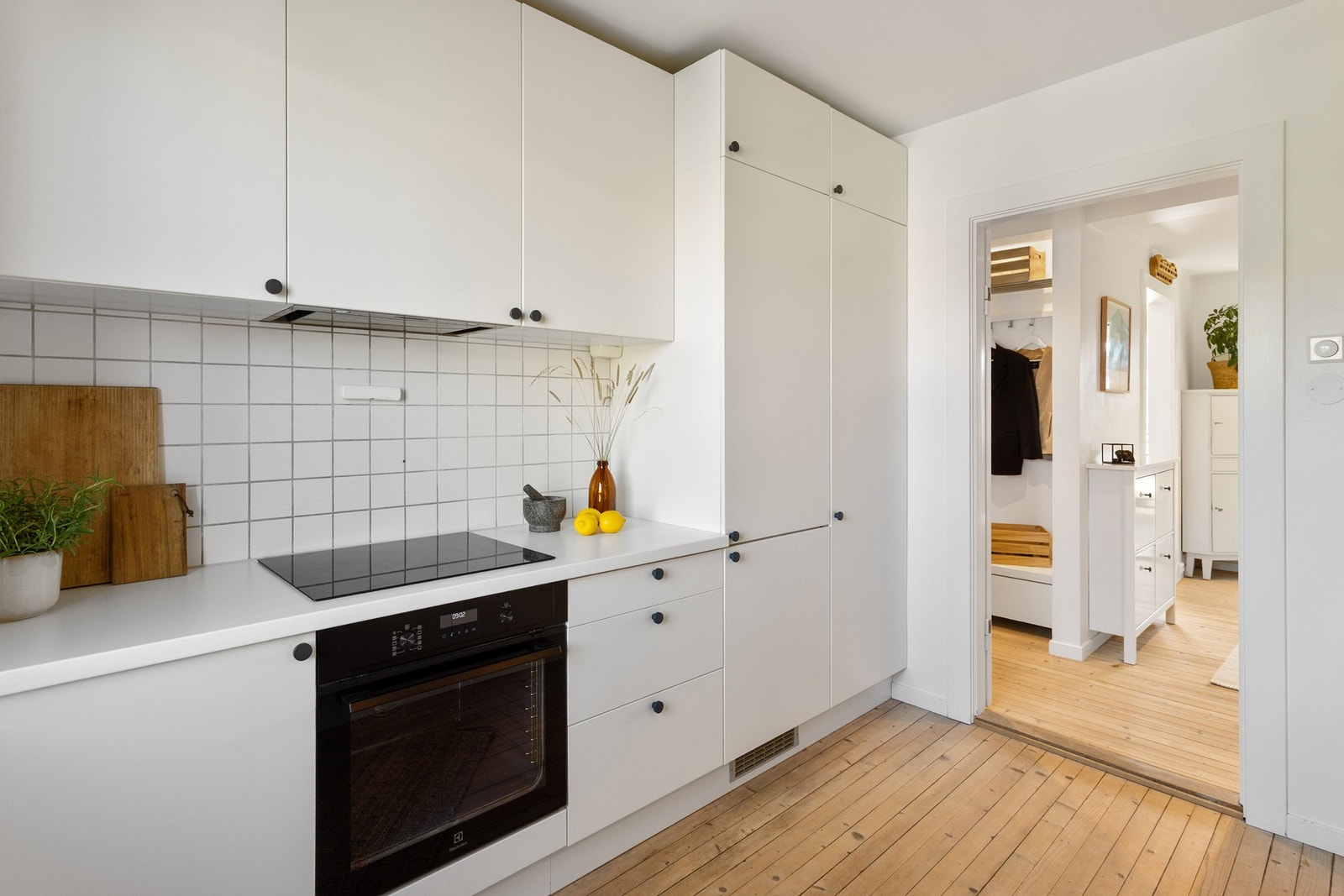 Kjøkkeninnredningen er fra 2014 ifølge forrige salgsoppgave. Galleribilde