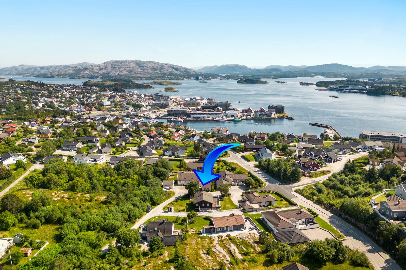 Velkommen til Fossilvegen 4, presenter av EiendomsMegler 1 ved Johnny Grønbeck. Galleribilde