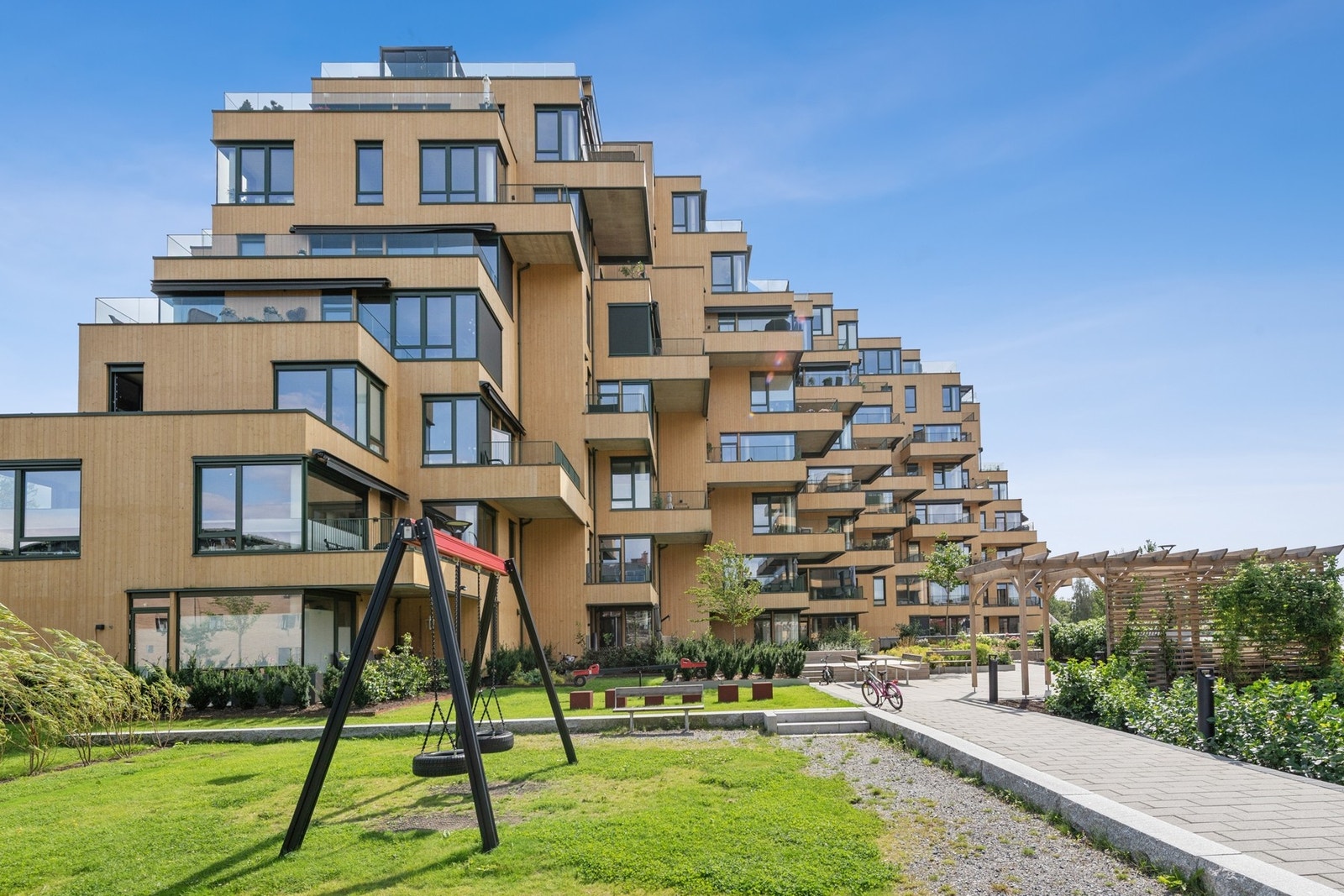 Samtidig bor du skjermet, med grønne omgivelser og gode turmuligheter. Galleribilde