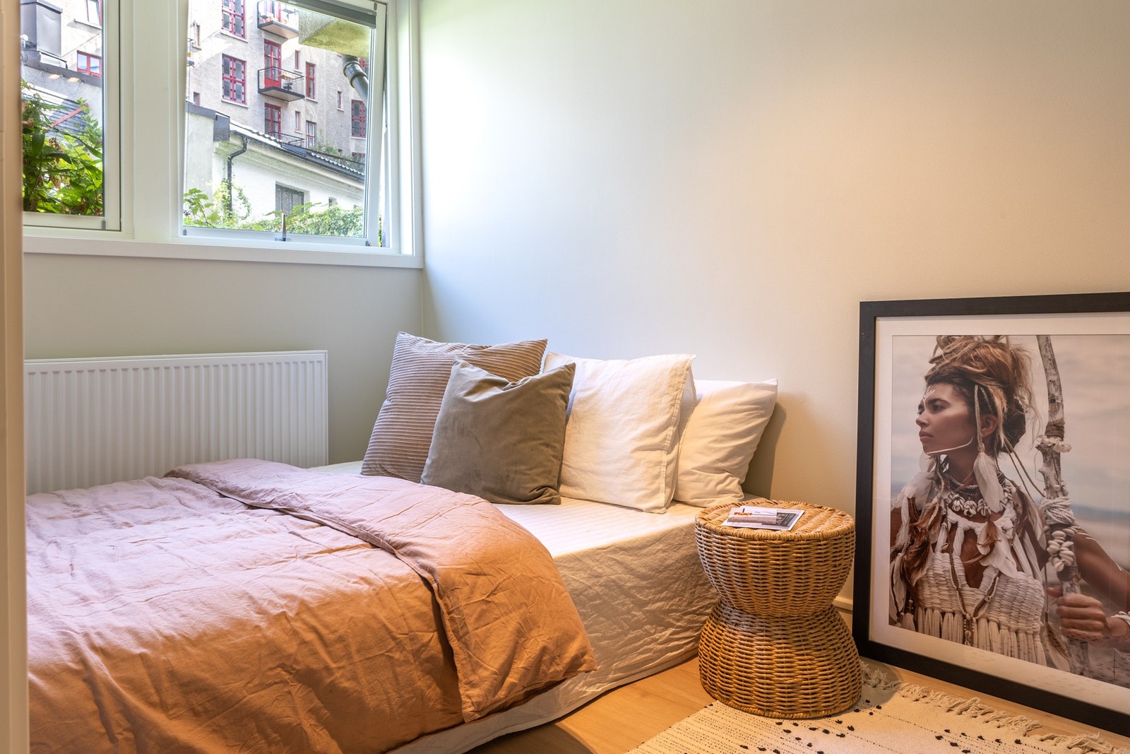 Soverommet vender mot stille og rolig bakgård. Galleribilde