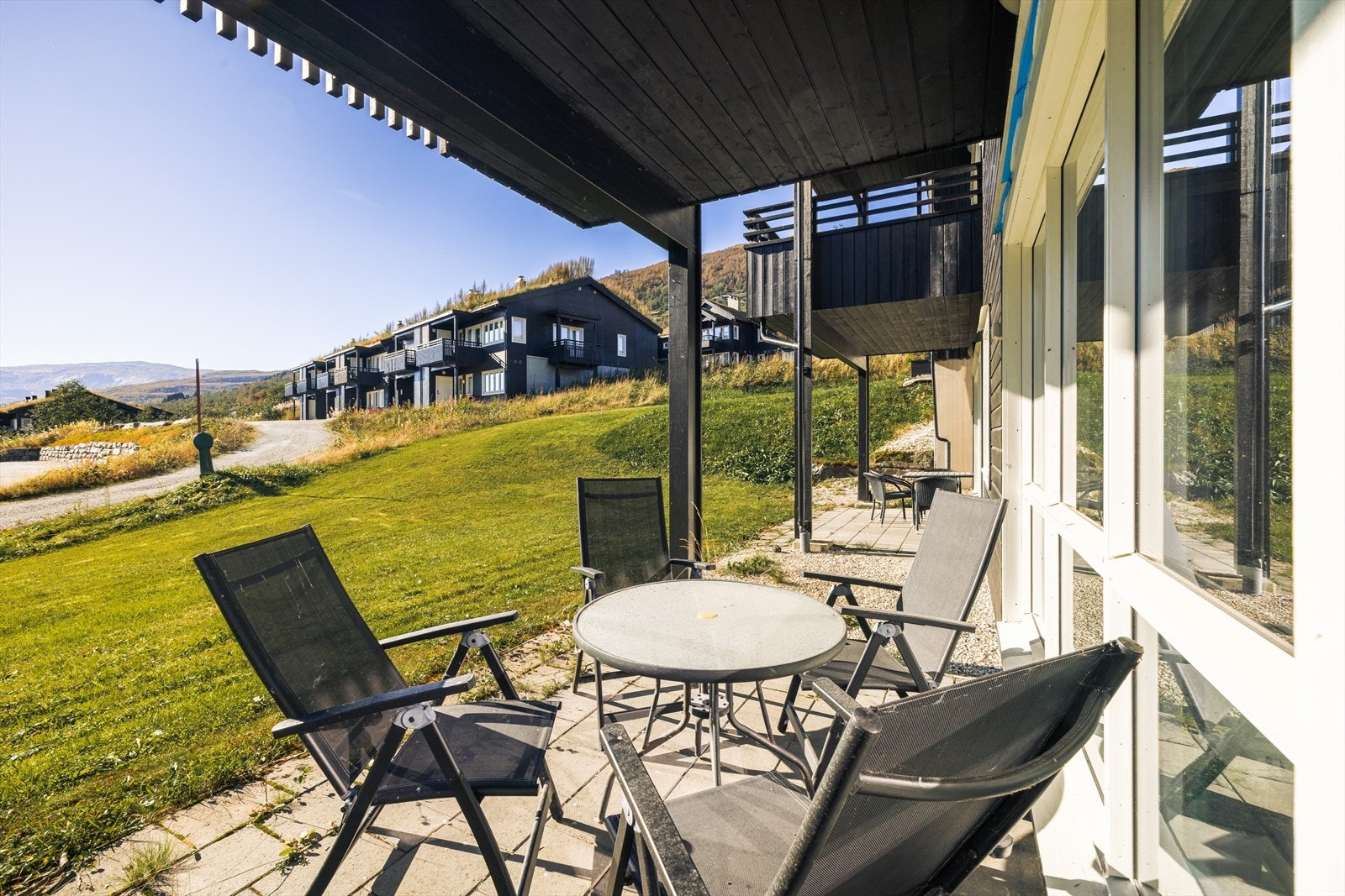 Flott og romslig 4-roms leilighet med solvendt uteplass Galleribilde