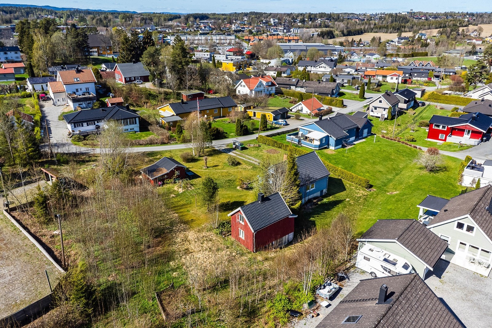 Eneboligen i 3A vil få eget eksklusivt tomteareal på ca. 462 kvm. Solforholdene er meget gode - dagen gjennom. Galleribilde