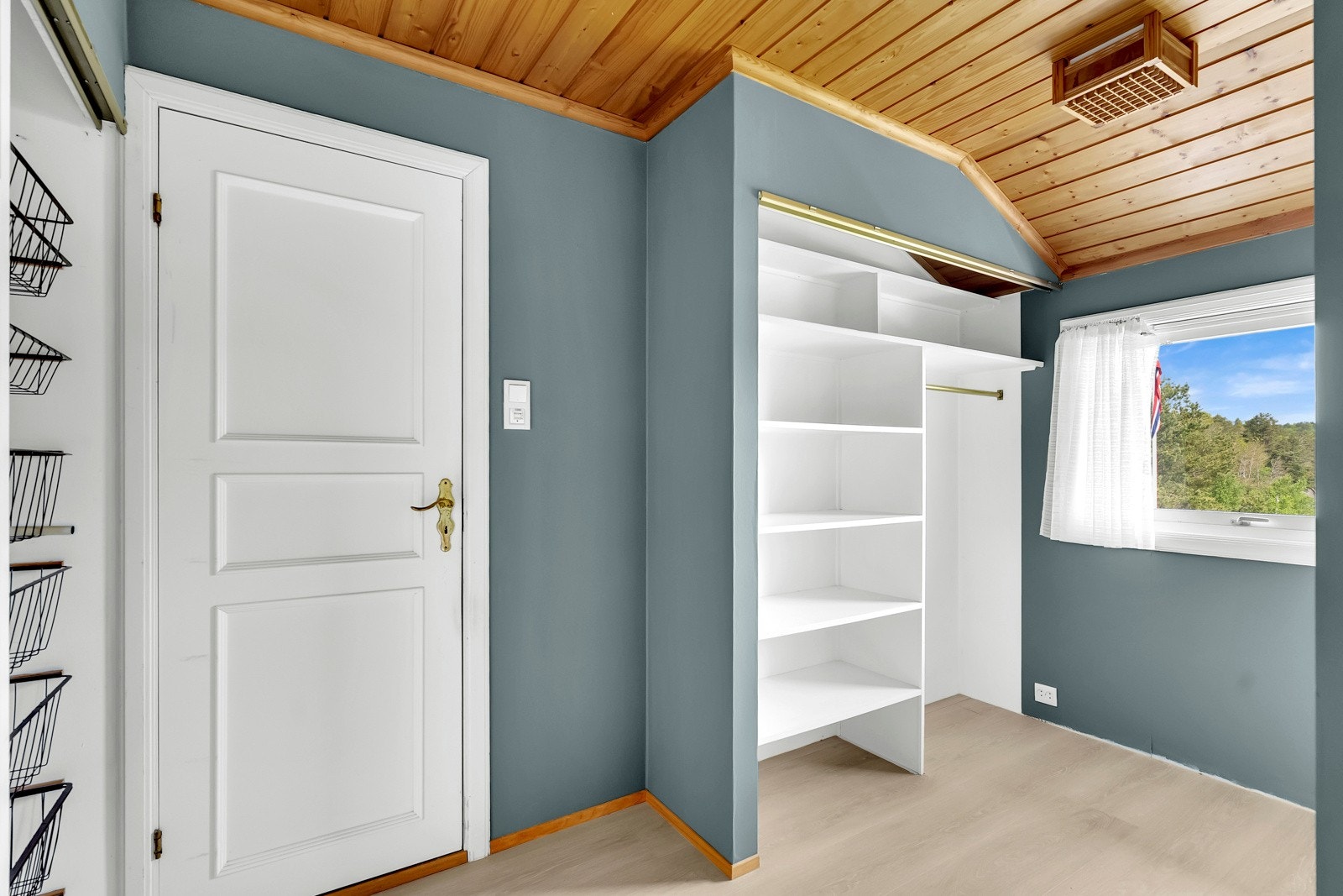 Soverom/Walk-in garderobe Galleribilde