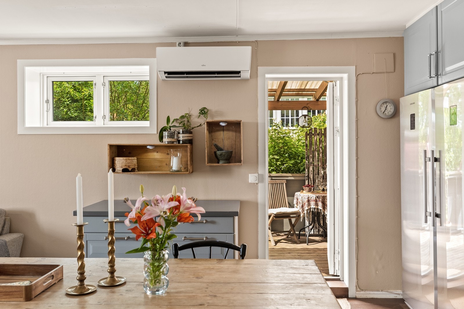 Fra kjøkkenet er det utgang til balkong. Galleribilde