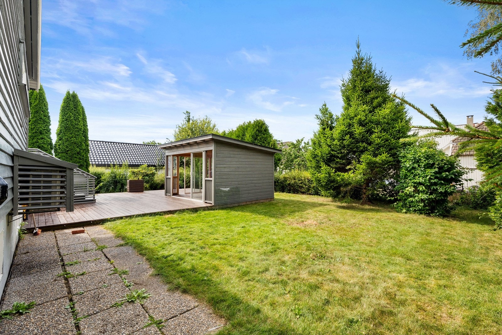 På eiendommen har man en romslig hagestue. Se pkt. ferdigattest Galleribilde