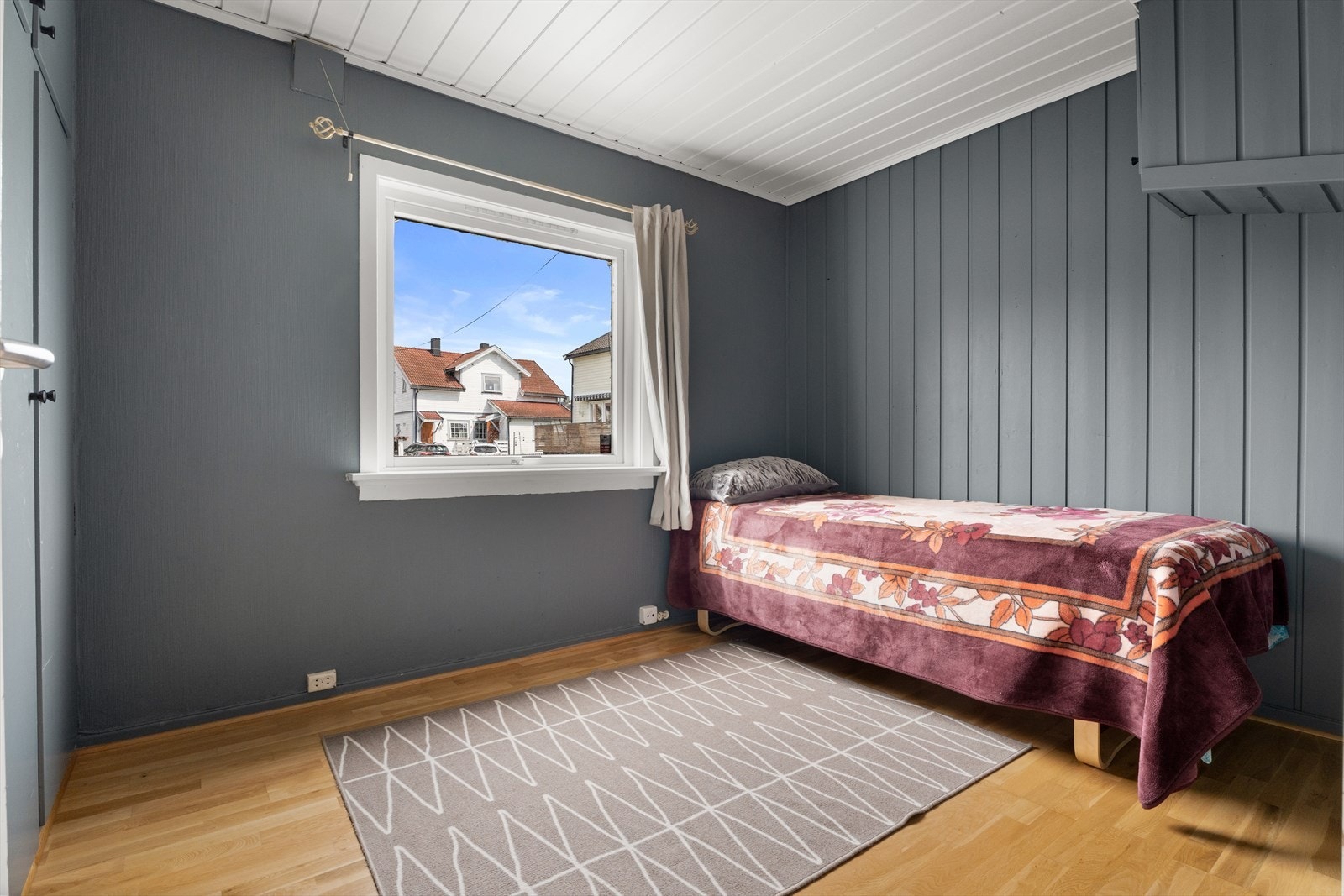 Disse rommene egner seg utmerket som barnerom, gjesterom eller kontor - alt etter behov Galleribilde