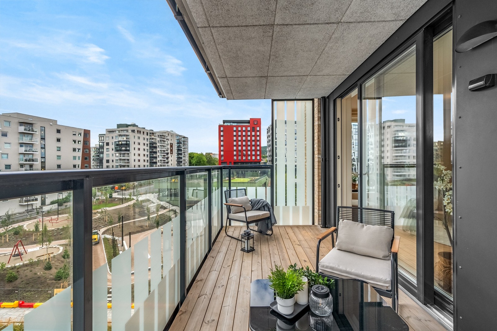 Her nytes gode solforhold fra vestvendt beliggenhet Galleribilde