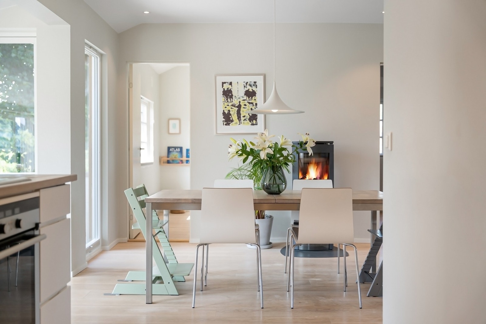 God plass til stort spisebord for hele familien. Galleribilde