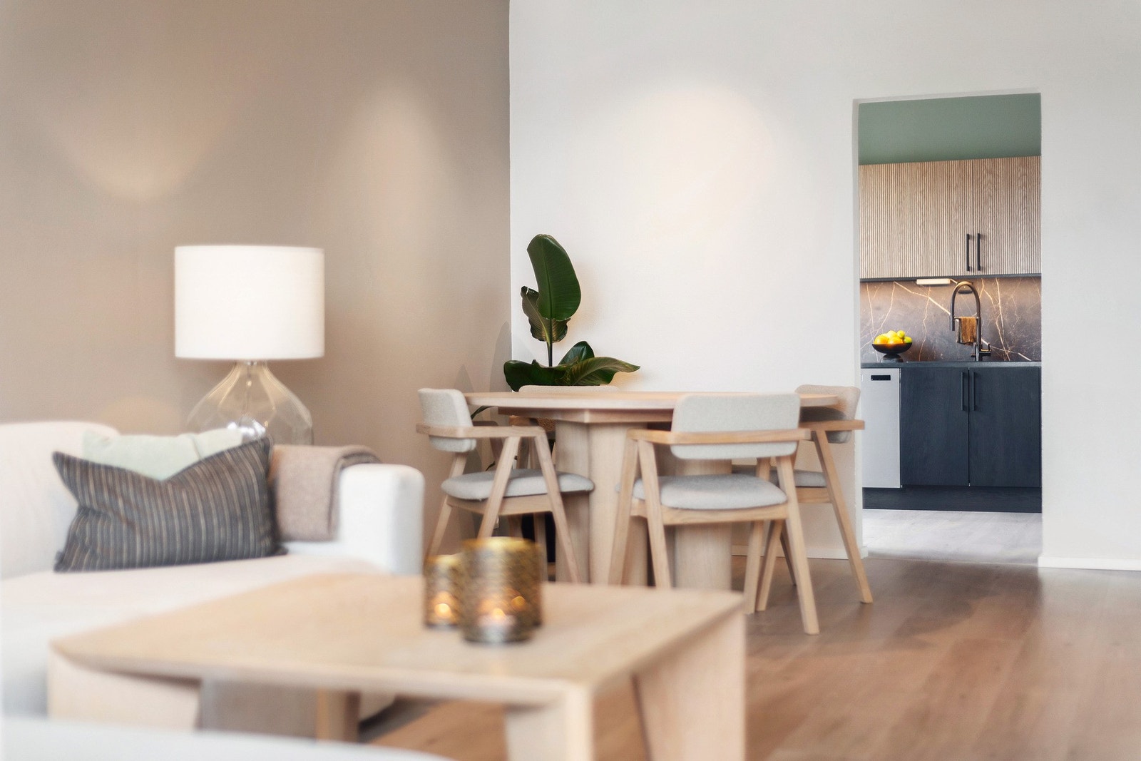 Dersom oppsatt visningstidspunkt ikke passer, ta kontakt for avklaring av eventuell privatvisning. Galleribilde