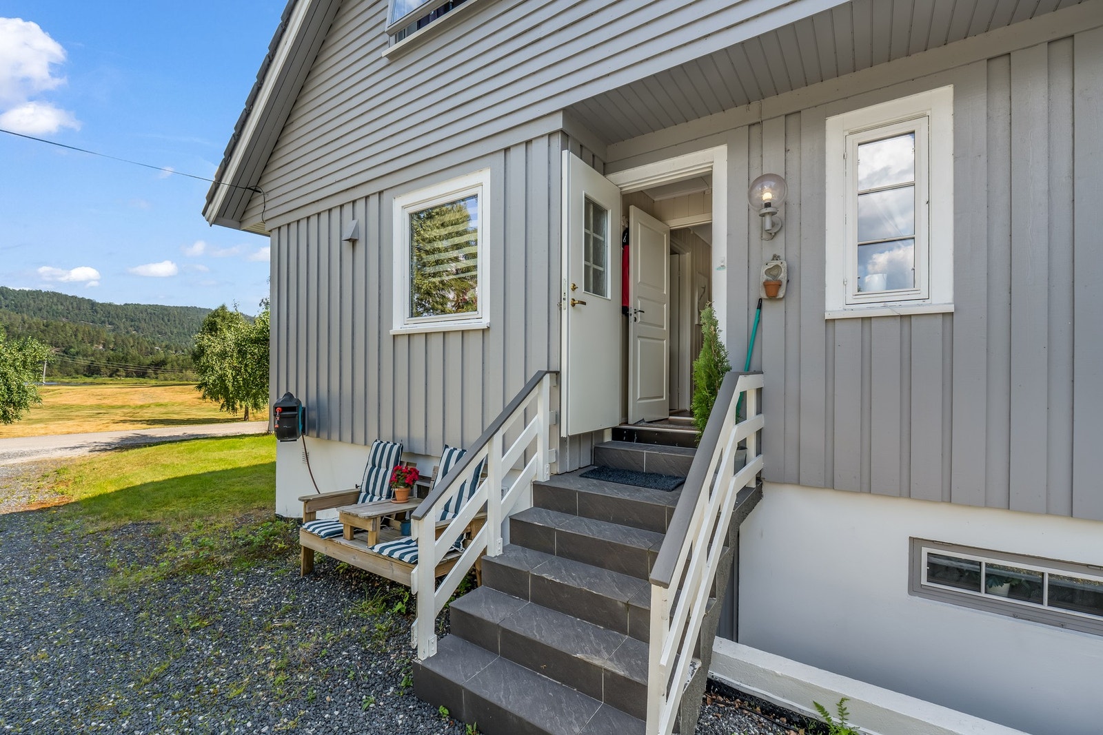 Innbydende og koselig inngangsparti. Galleribilde