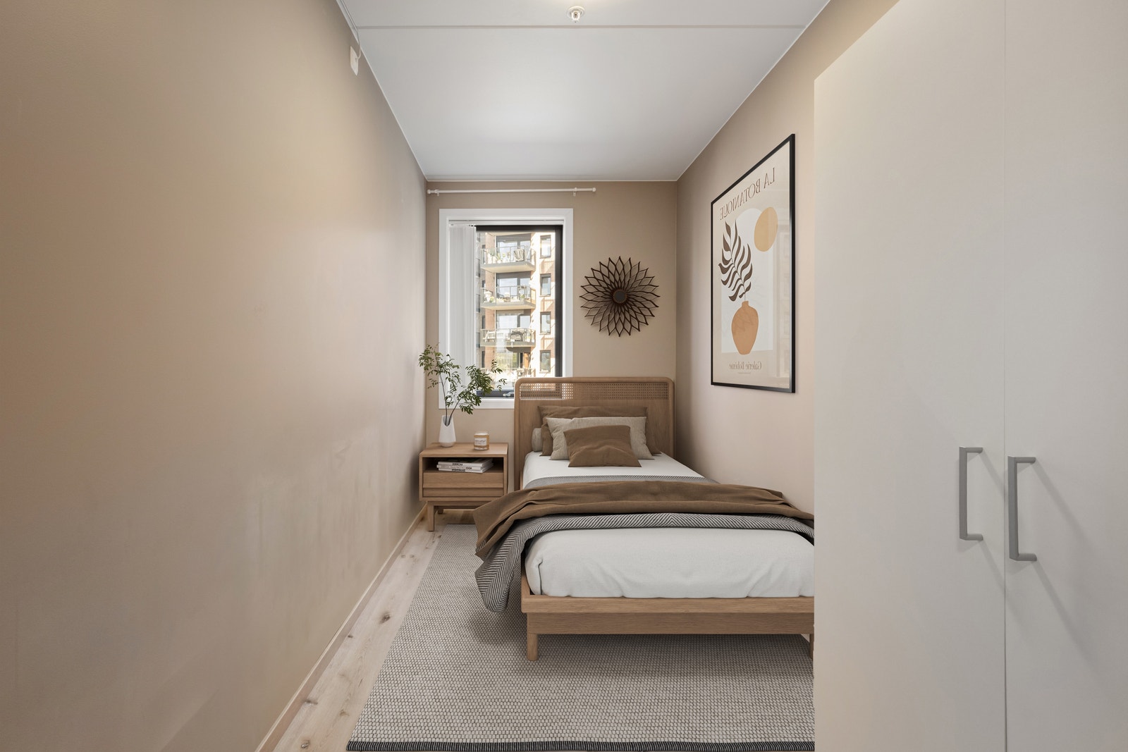 Koselig soverom med plass til dobbeltseng. Galleribilde