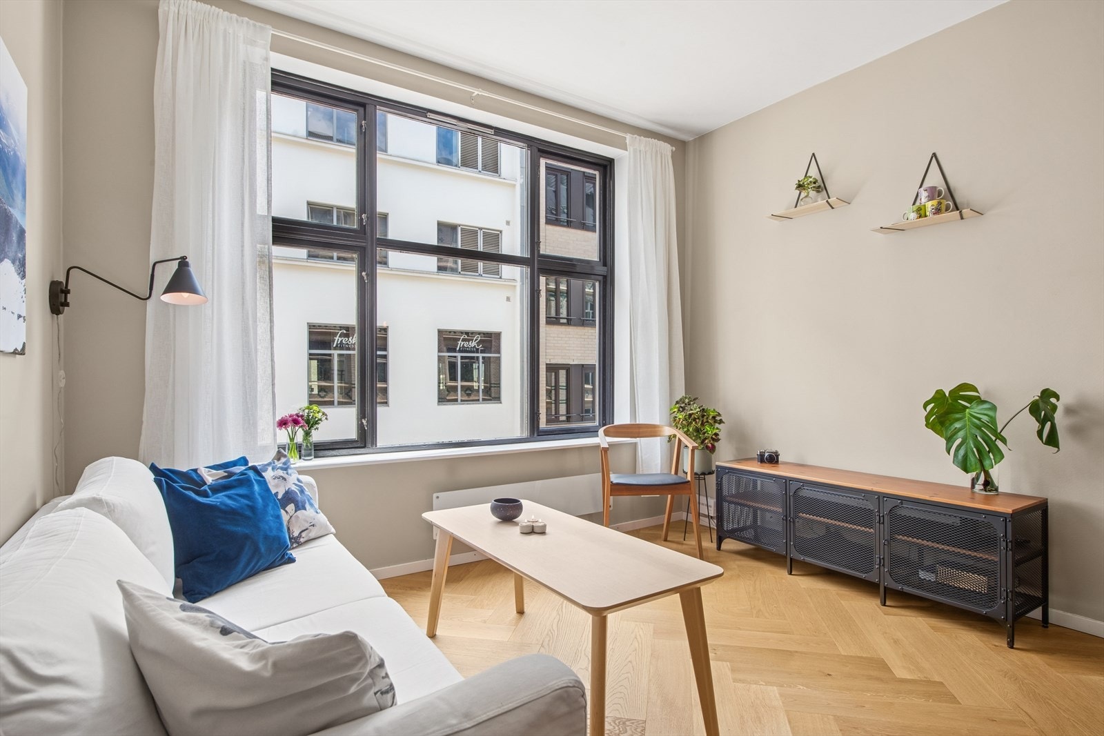 Stuen er et naturlige oppholdssted i boligen og et godt rom for avkobling og hygge. Galleribilde
