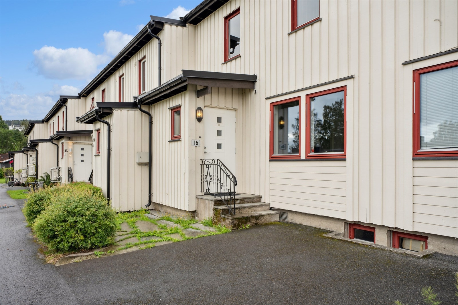 Velkommen til Kirkebyskogen 15! Andelsbolig i hyggelig borettslag! Galleribilde