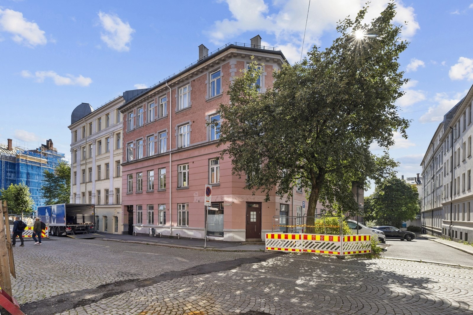 Fasade. Leiligheten ligger i byggets 4 etasje. Galleribilde