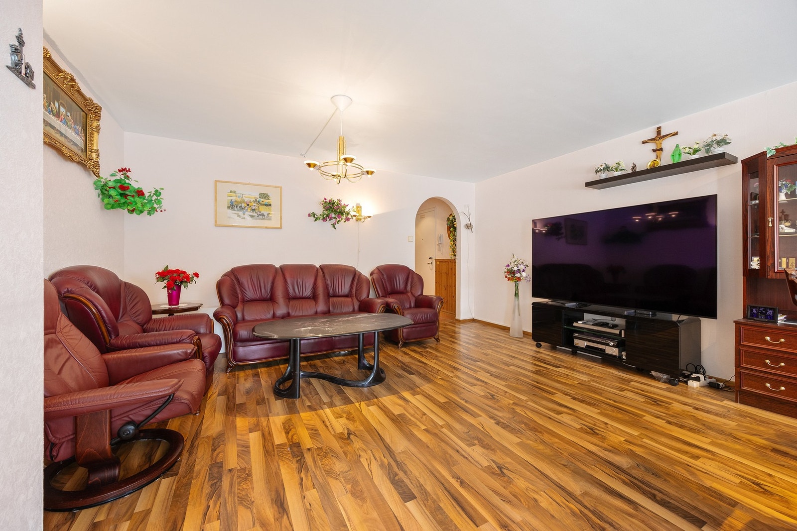 Sofasonen har god plass og fleksible møbleringsmuligheter. Galleribilde