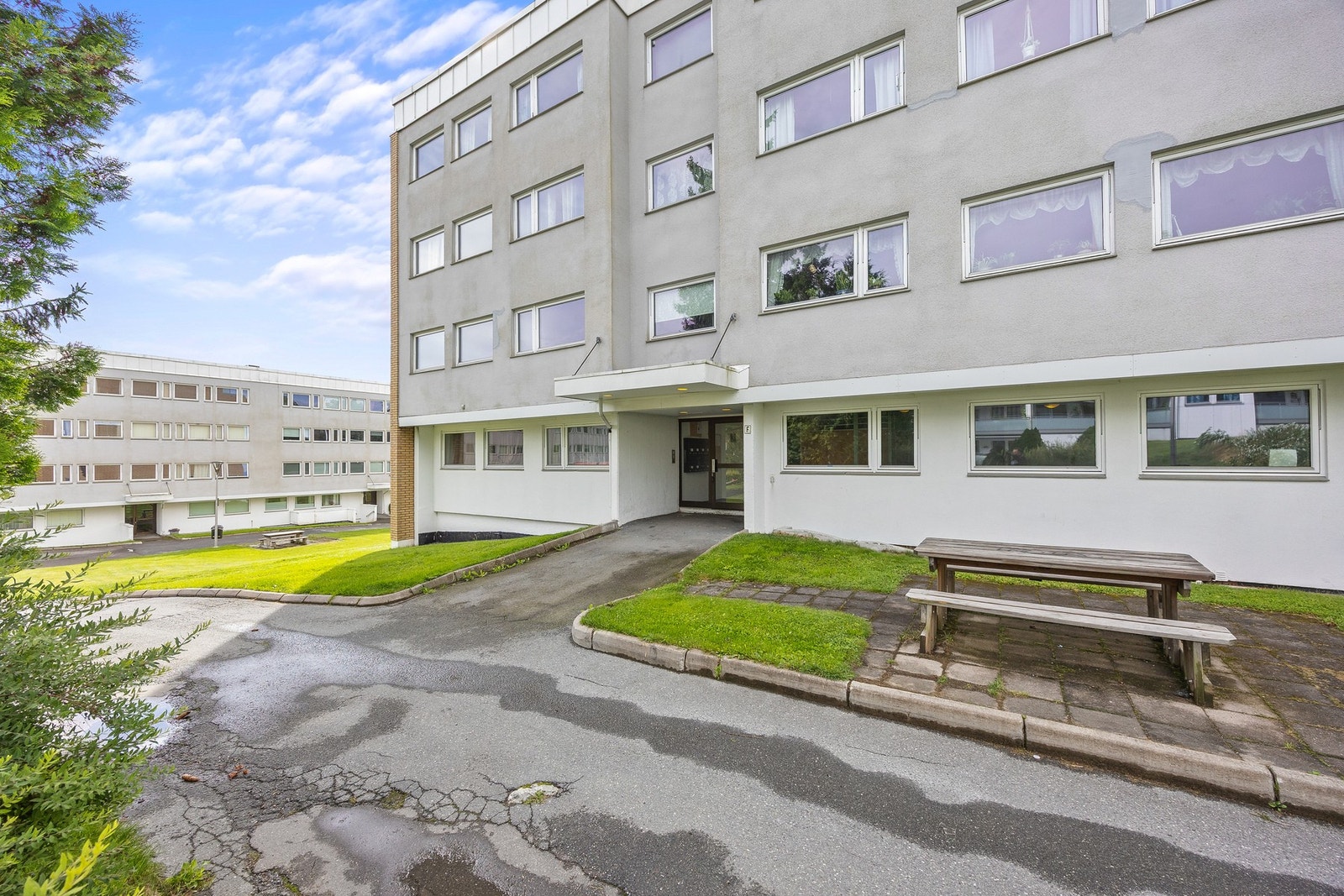 Pent opparbeidet inngangsparti. Galleribilde