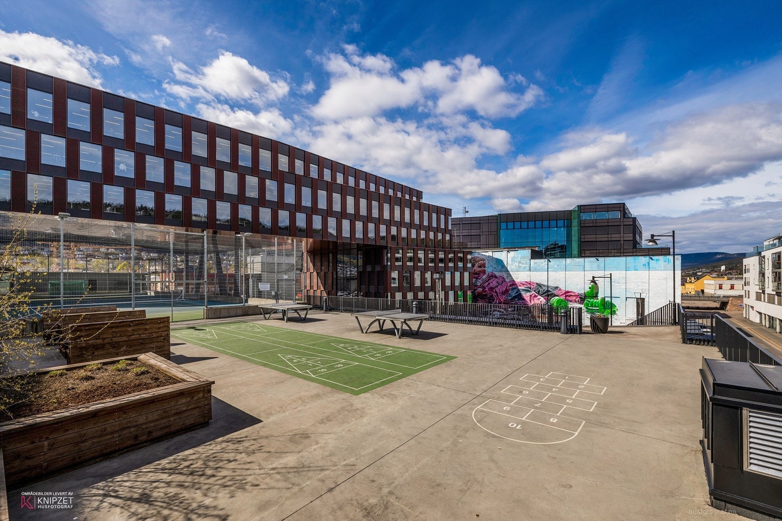 Union brygge med diverse tilbud og aktiviteter. Galleribilde