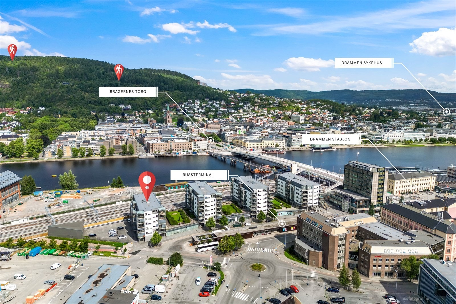 Attraktivt beliggende leilighet i 5. etasje med god standard og sentral beliggenhet ved Strømsø Torg i Drammen. Galleribilde