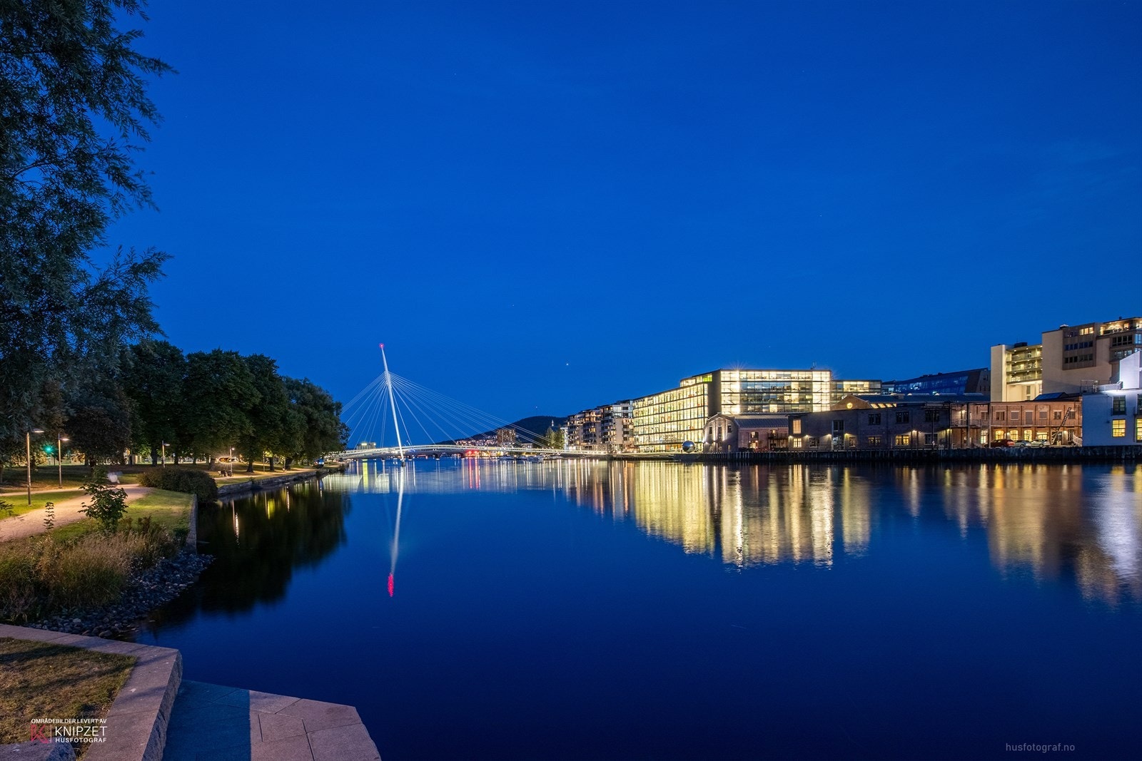 Drammenselven med flotte turområder. Galleribilde