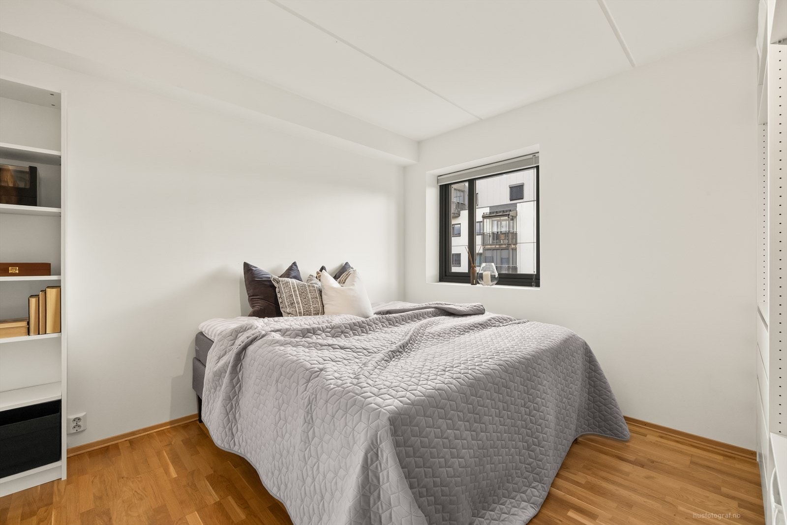 Hovedsoverommet har inngang til bod/garderobe. Galleribilde