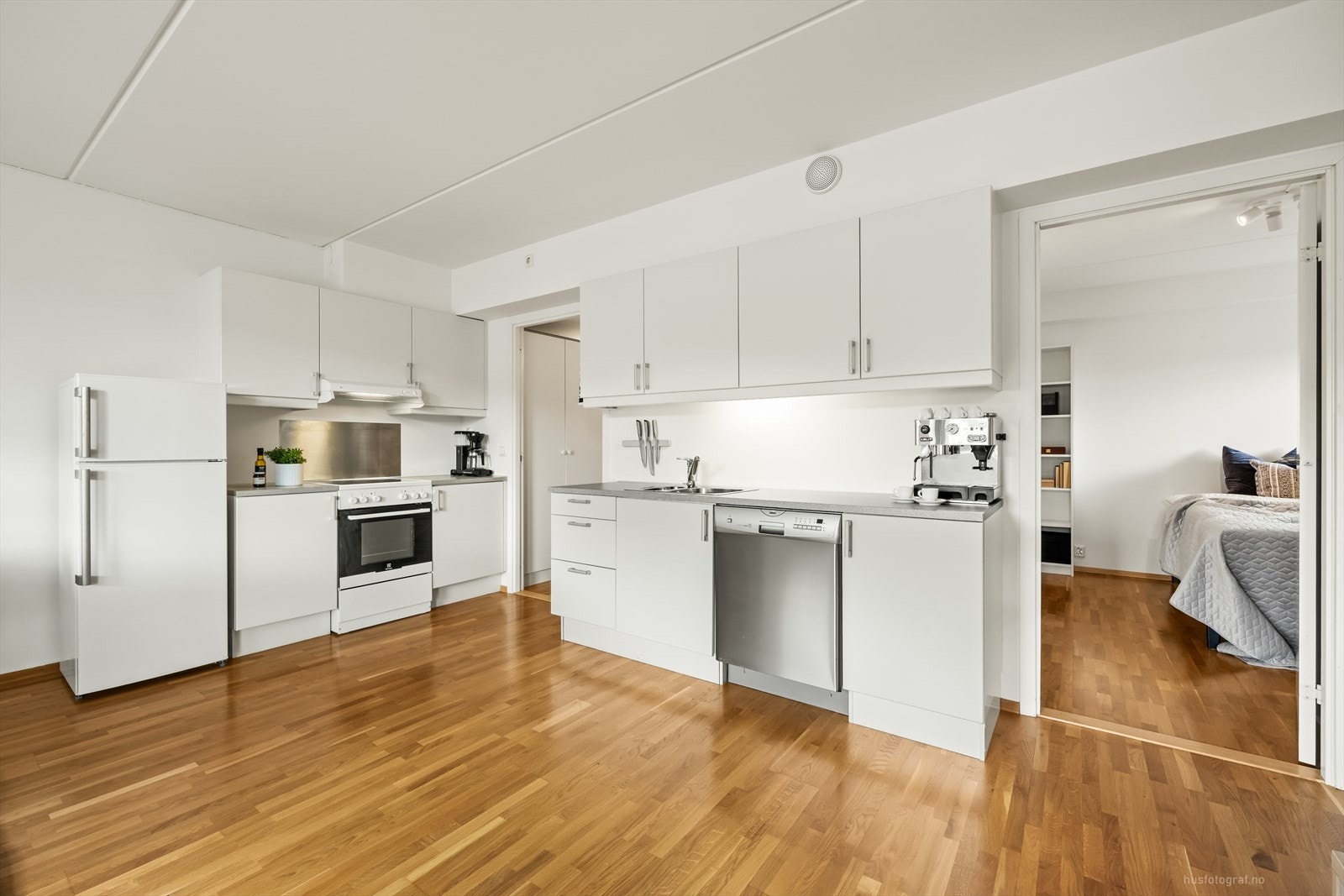 Varmtvann og oppvarming betales a-konto gjennom felleskostnadene. Galleribilde