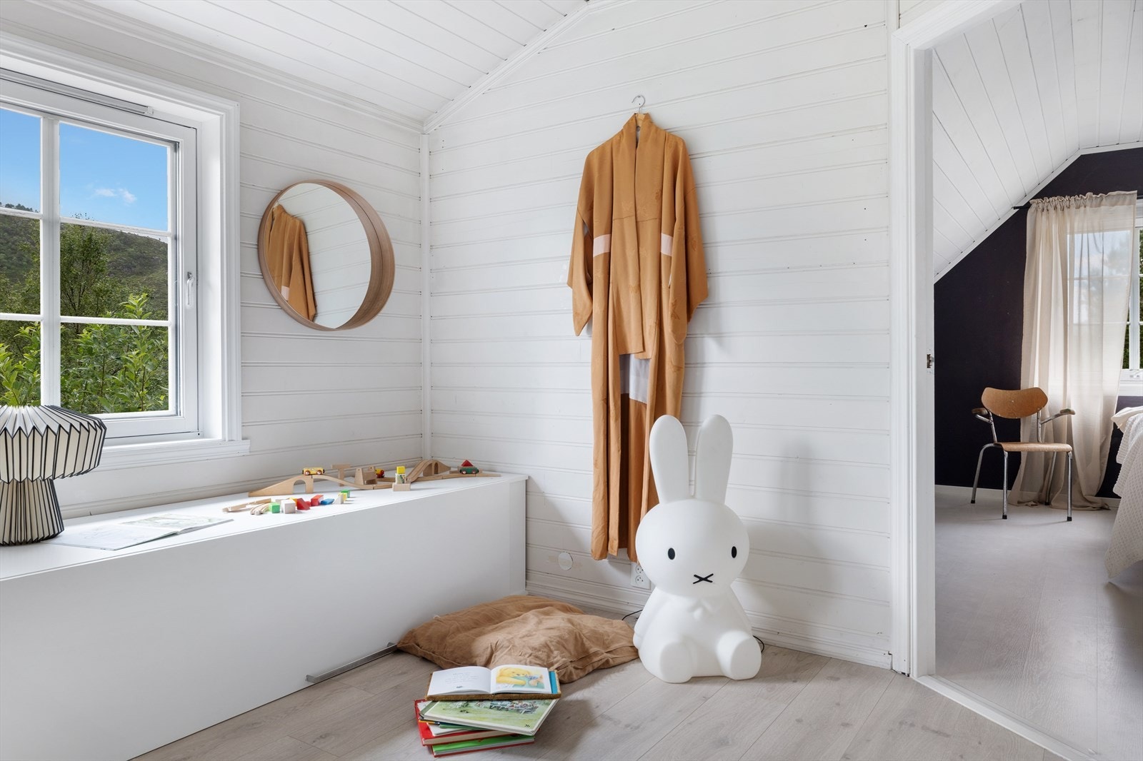 Perfekt for barnefamilier å kunne ha en stue på loftet også. Galleribilde