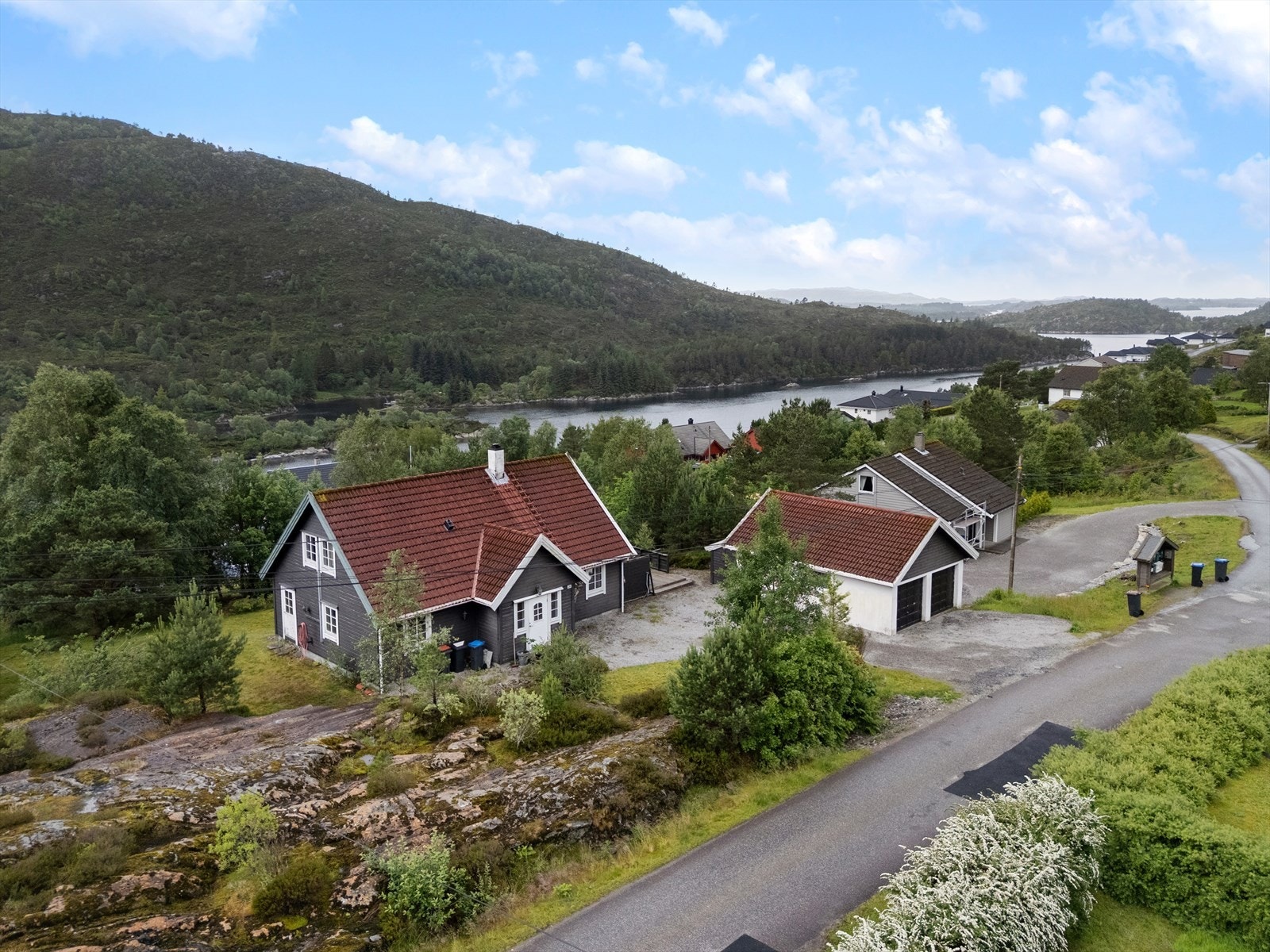 Velkommen til Øvre Stølen 24! Presentert av Eiendomsmegler Norge v/ Harald Høyland Løndal. Galleribilde