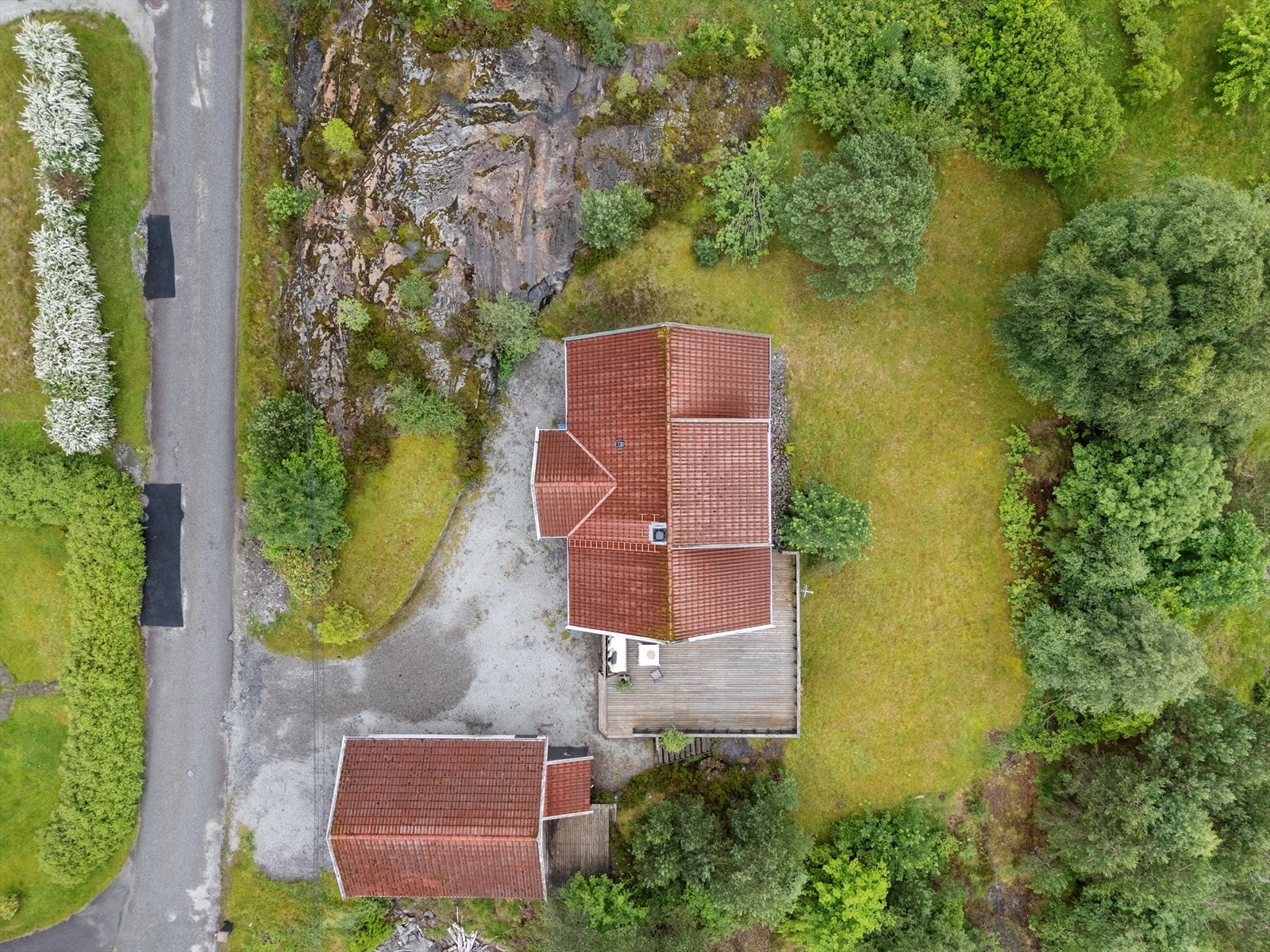 Tomten er på 1 535 kvm. Galleribilde