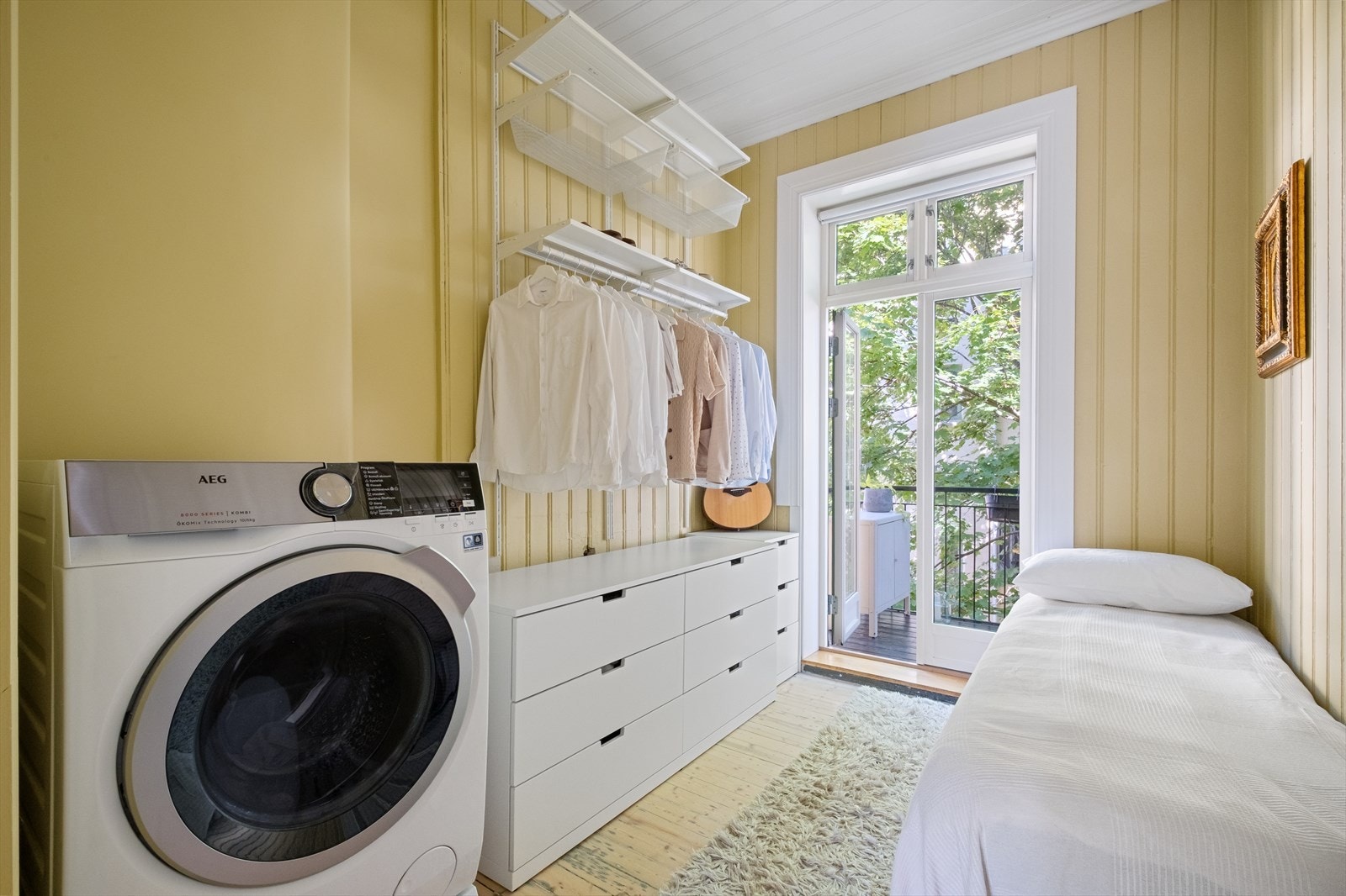 - Det er også utgang til balkong fra soverom to - Galleribilde