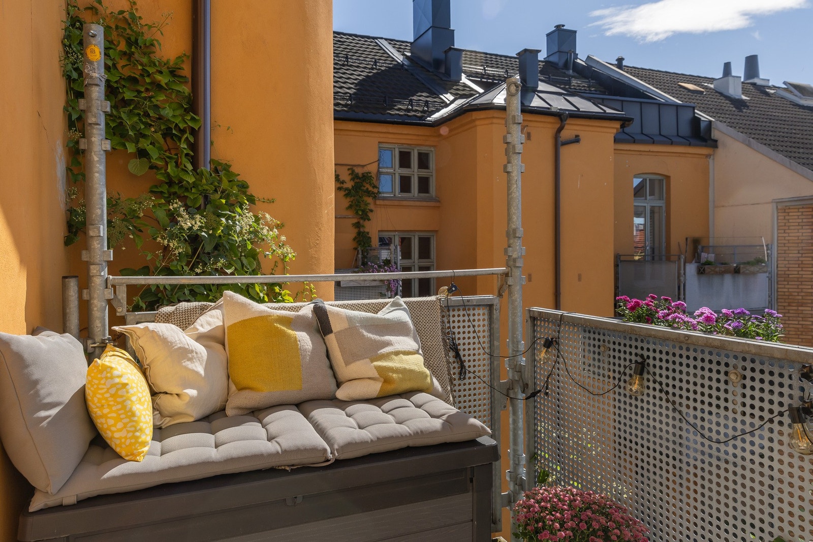 Her er det god plass til en hyggelig sittegruppe Galleribilde