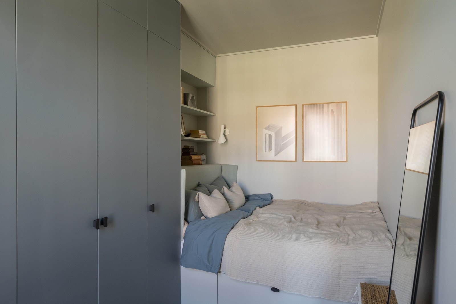 Her er det gjennomtenkte plassbygde løsninger som utnytter rommet til fulle Galleribilde