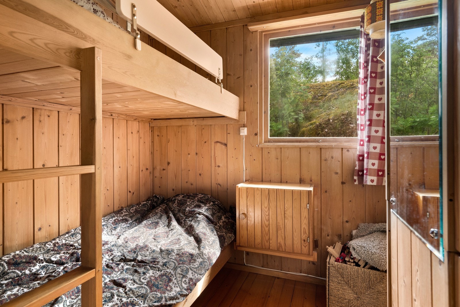 Soverom 2 med soveplass for minst 4 stk:) Galleribilde