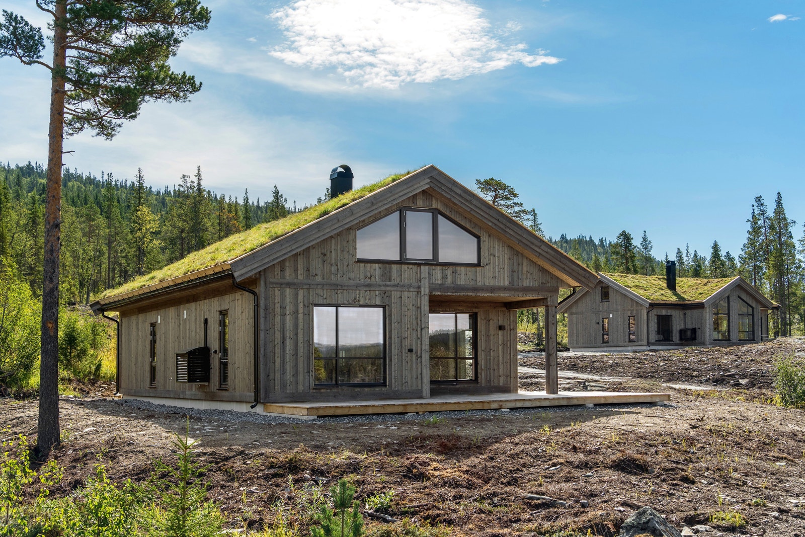 Hytten er meget innholdsrik med blant annet 2 stuer og 4 soverom Galleribilde