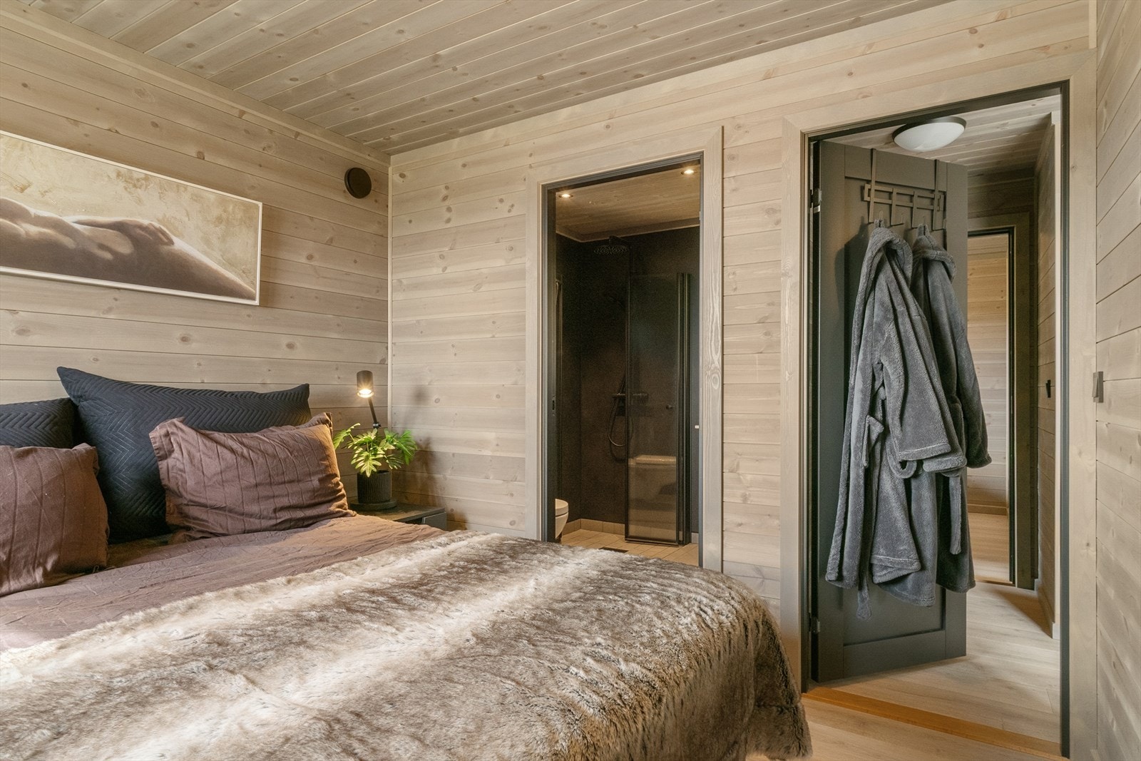 Hovedsoverommet har eget bad. Galleribilde