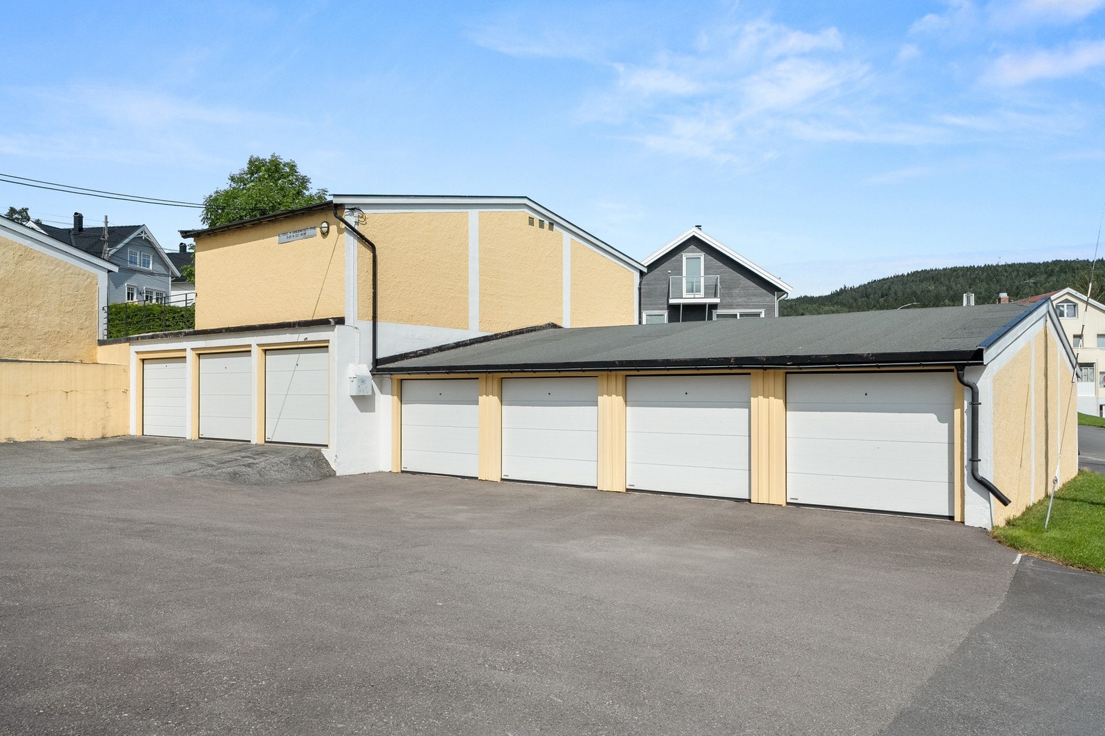 Garasjeplass kan kjøpes separat eller inkl. i salgssummen. Ta kontakt med megler for spørsmål. Galleribilde