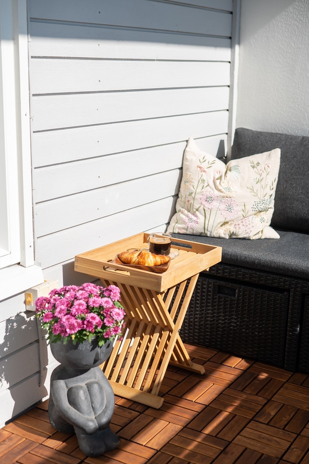 - Fra stuen har du utgang til en herlig, romslig terrasse - Galleribilde
