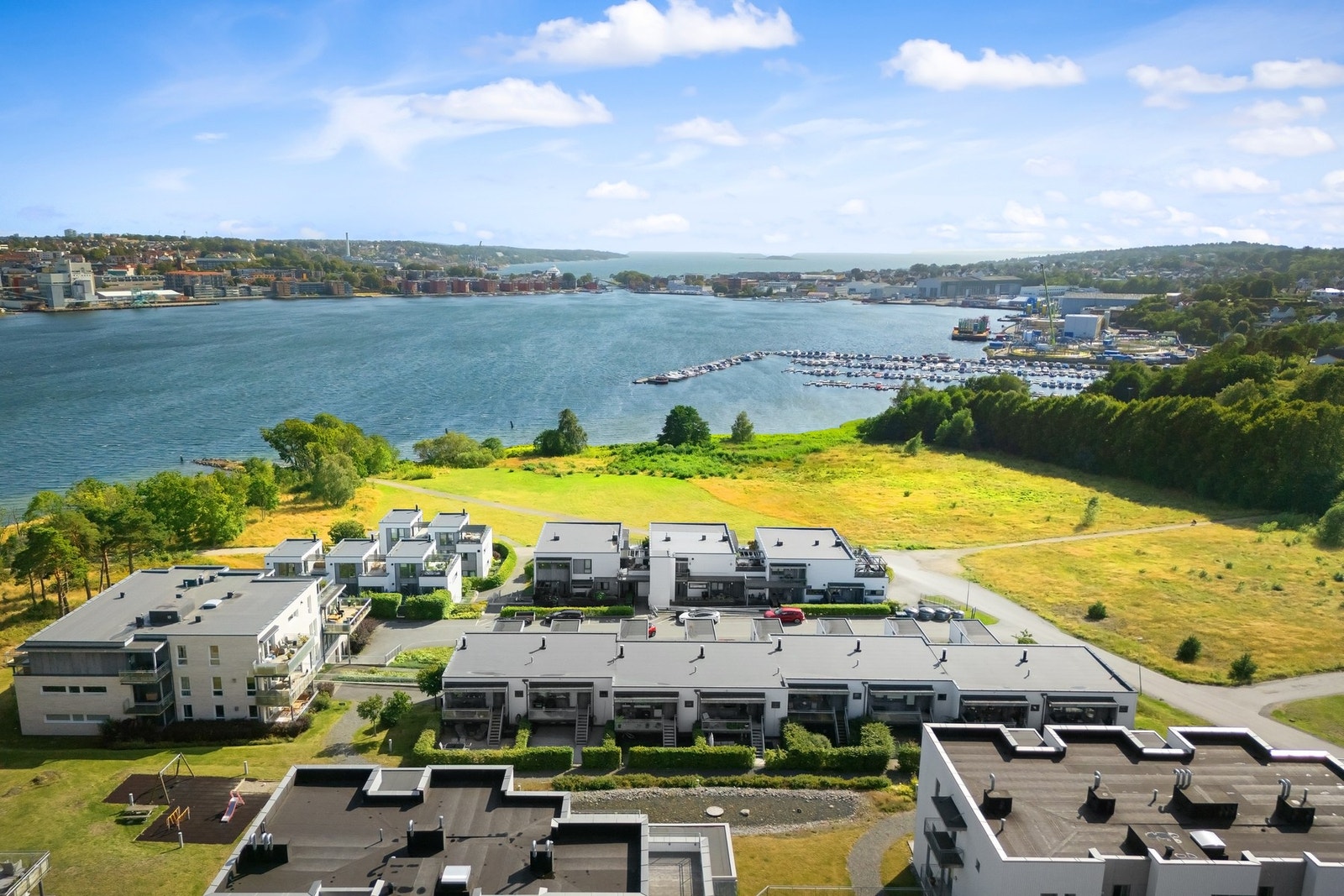 Fra leiligheten er det en veldig kort gåtur til stranden Galleribilde