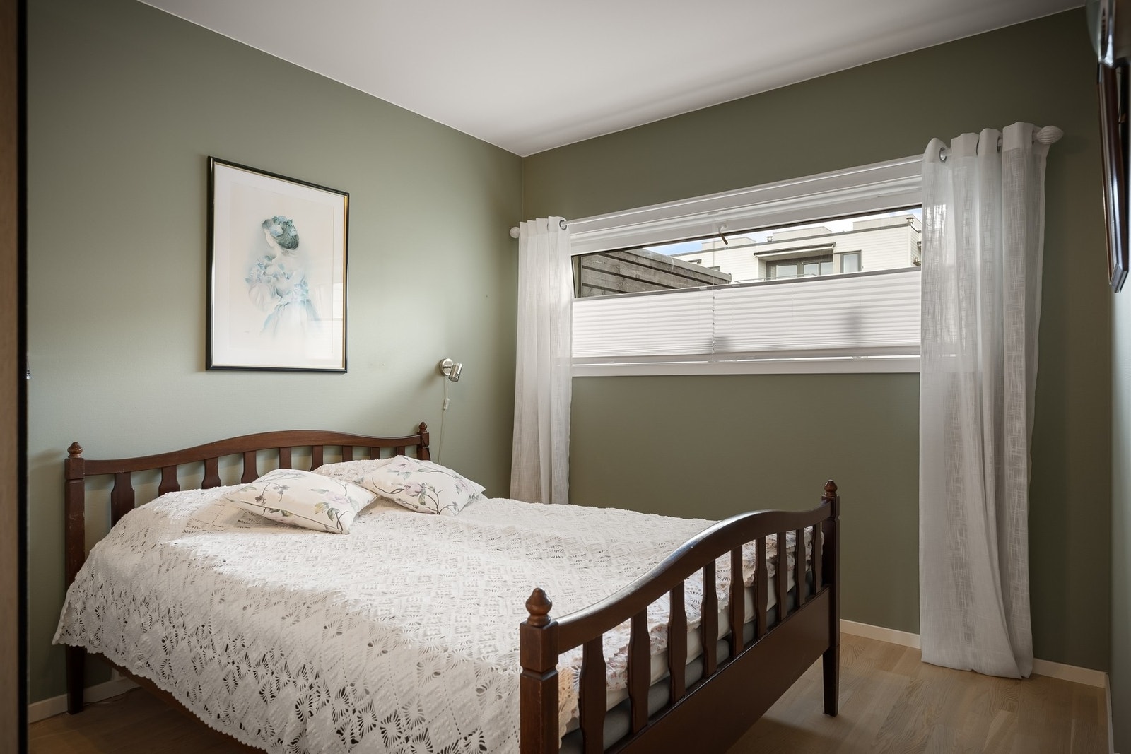 Hovedsoverommet har garderobeløsning Galleribilde